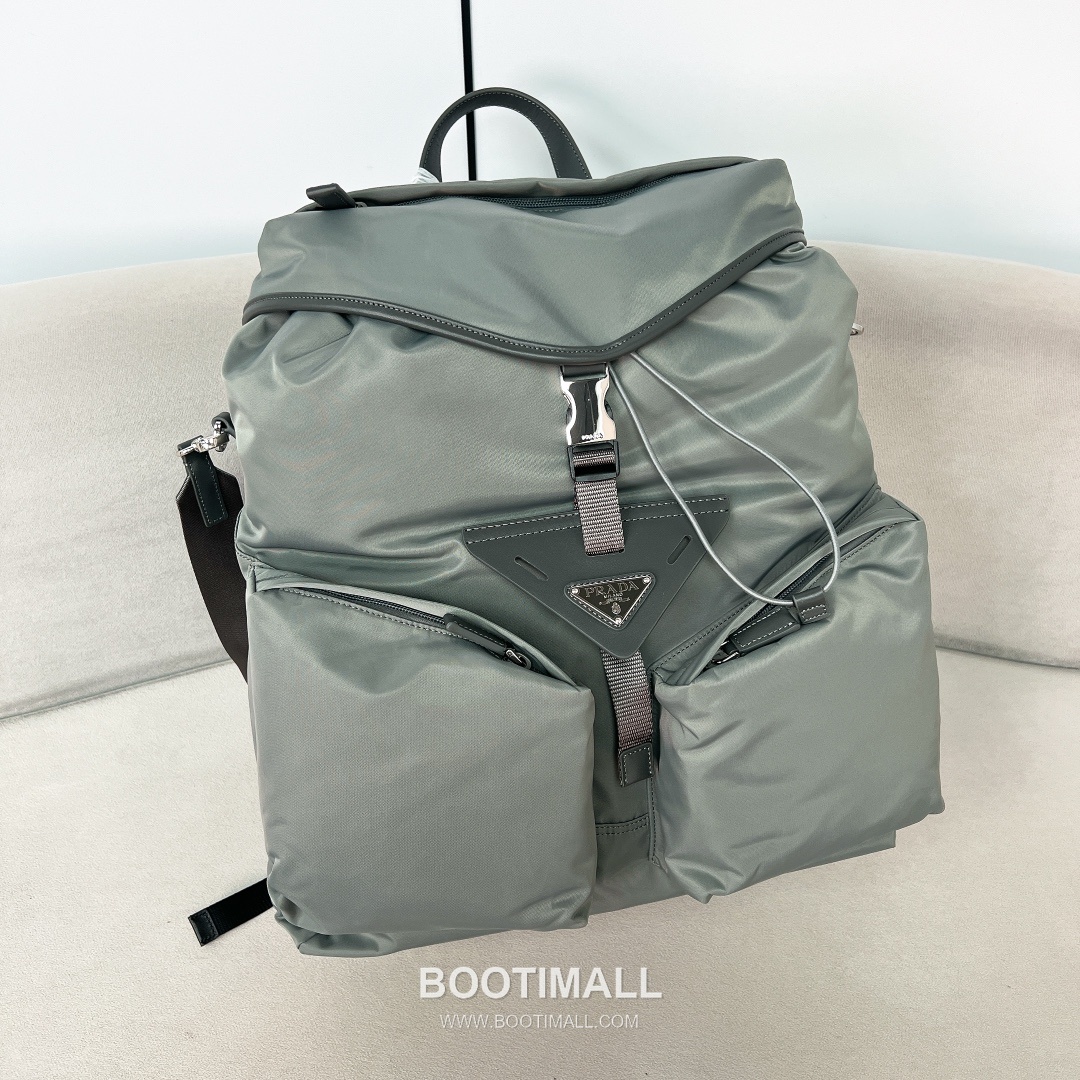 Prada Nylon Backpack with Flap Buckle Strap Detail 프라다 나일론 플랩 버클 스트랩 백팩 2VZ108 38cm 12