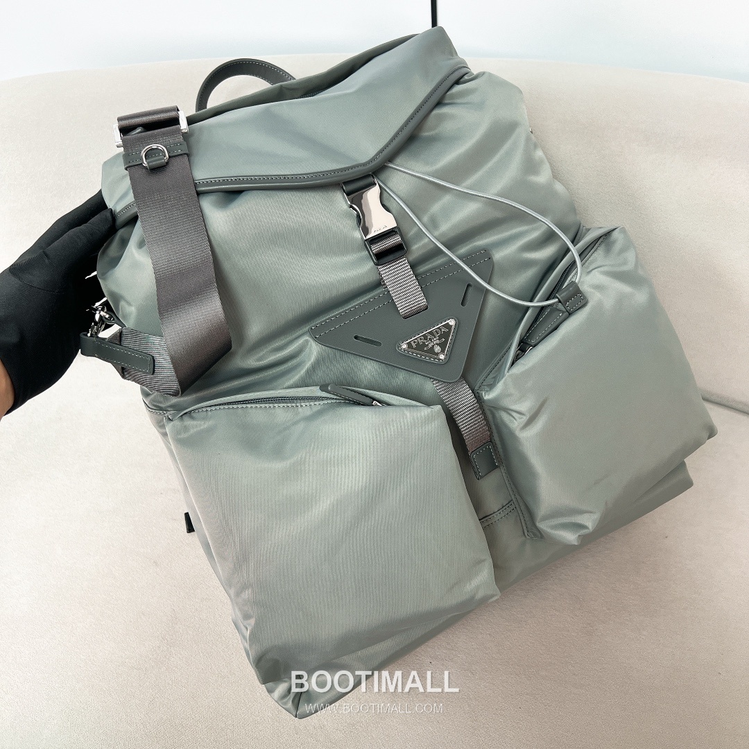 Prada Nylon Backpack with Flap Buckle Strap Detail 프라다 나일론 플랩 버클 스트랩 백팩 2VZ108 38cm 13