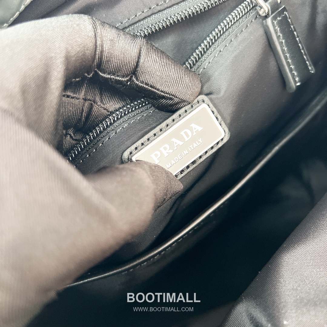 Prada Nylon Backpack with Flap Buckle Strap Detail 프라다 나일론 플랩 버클 스트랩 백팩 2VZ108 38cm 20