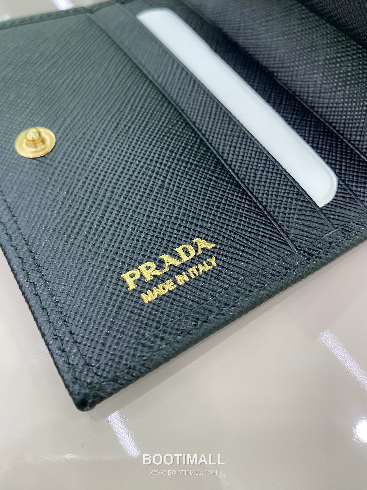 Prada Saffiano Leather Compact Wallet with Triangle Logo Flap Detail 프라다 사피아노 레더 트라이앵글 로고 플랩 반지갑 1MV204 11.2cm 8