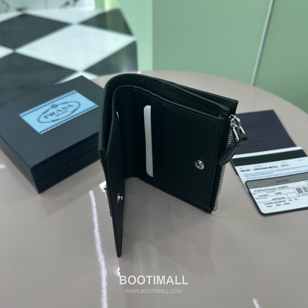 Prada Saffiano Leather Compact Wallet with Zip Coin Pocket Triangle Logo Detail 프라다 사피아노 레더 지퍼 코인포켓 트라이앵글 로고 반지갑 1ML050 11.5cm 6