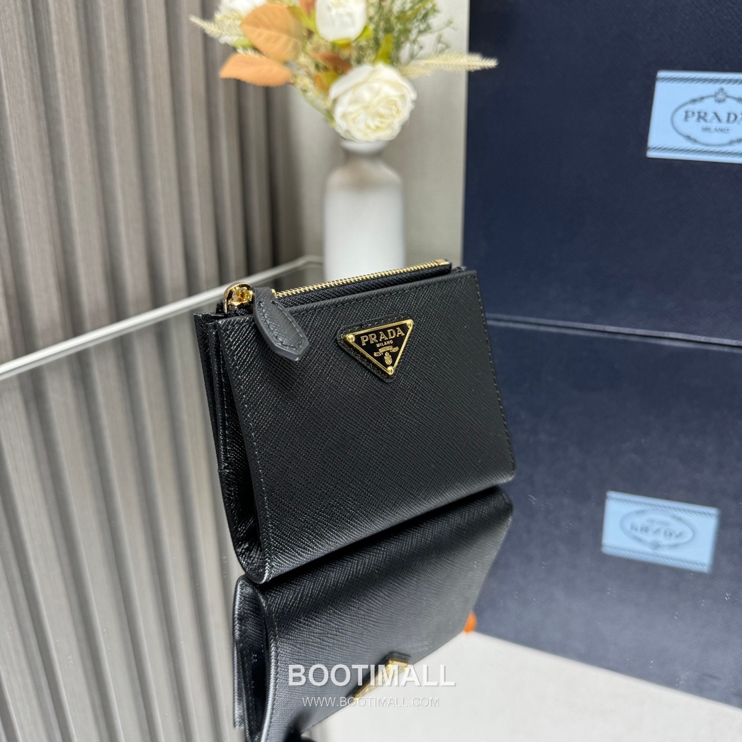 Prada Saffiano Leather Compact Wallet with Zip Coin Pocket Triangle Logo Detail 프라다 사피아노 레더 지퍼 코인포켓 트라이앵글 로고 반지갑 1ML050 11.5cm 9