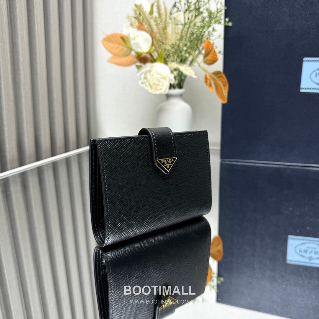Prada Saffiano Leather Compact Wallet with Triangle Logo Flap Detail 프라다 사피아노 레더 트라이앵글 로고 플랩 반지갑 1MV204 11.2cm 9