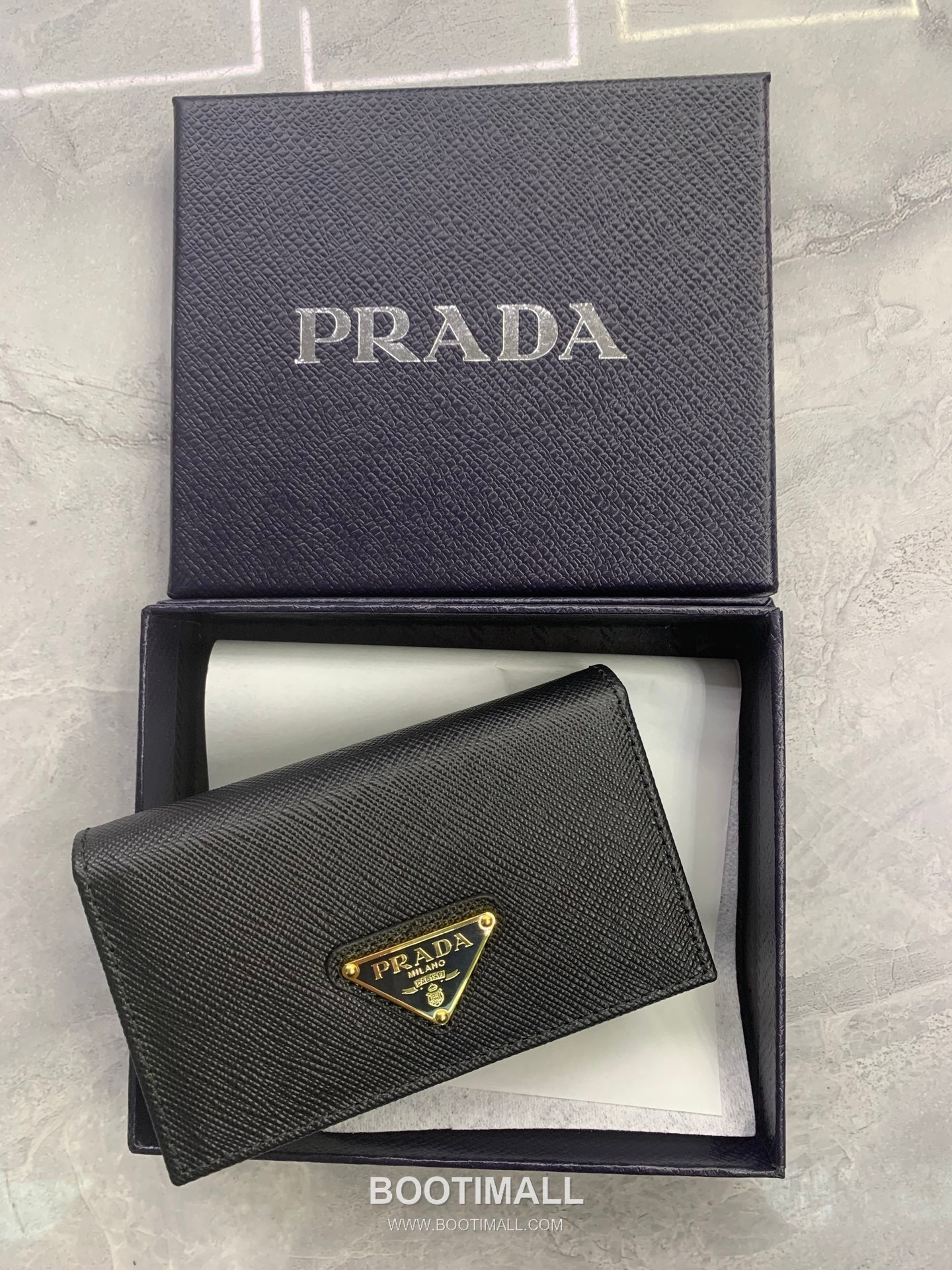 Prada Calfskin Leather Card Holder Wallet with Snap Closure Detail 프라다 카프스킨 레더 스냅 클로저 카드홀더 지갑 1MC122 11cm 2