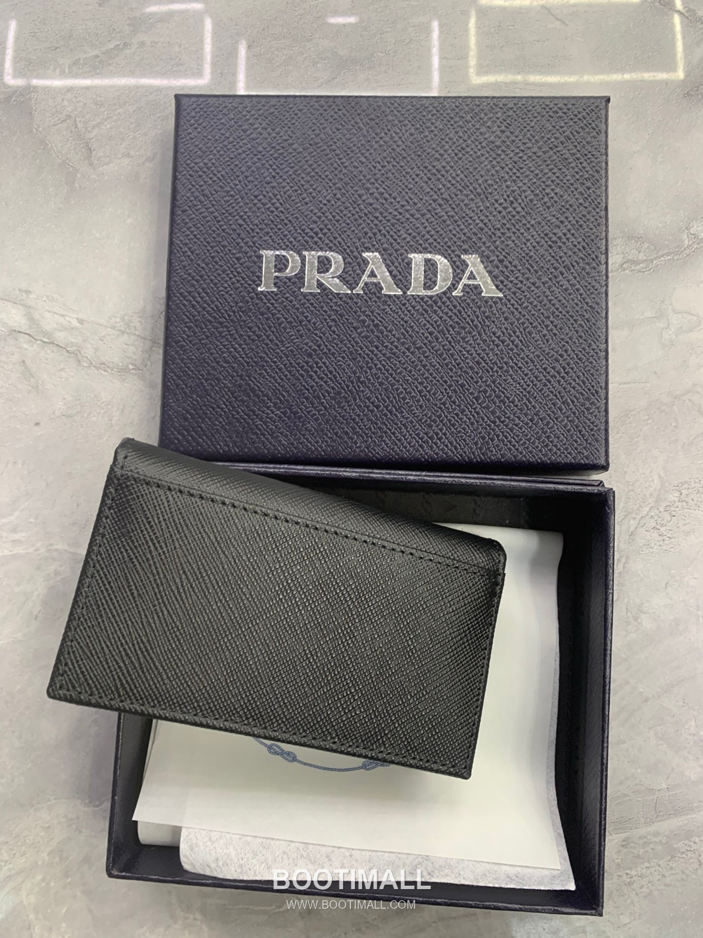 Prada Calfskin Leather Card Holder Wallet with Snap Closure Detail 프라다 카프스킨 레더 스냅 클로저 카드홀더 지갑 1MC122 11cm 4