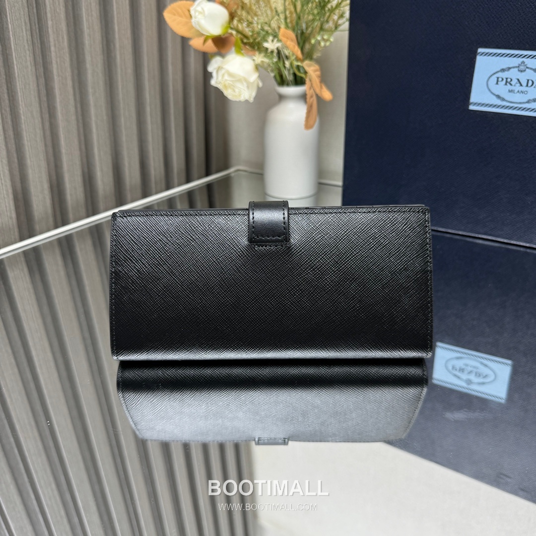 Prada Saffiano Leather Long Wallet with Zip Coin Pocket Triangle Logo Detail 프라다 사피아노 레더 지퍼 코인포켓 트라이앵글 로고 장지갑 1MV025 18cm 7