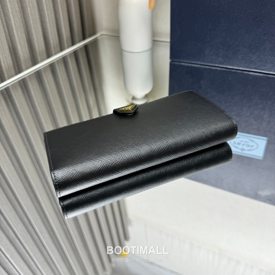 Prada Saffiano Leather Long Wallet with Zip Coin Pocket Triangle Logo Detail 프라다 사피아노 레더 지퍼 코인포켓 트라이앵글 로고 장지갑 1MV025 18cm 9