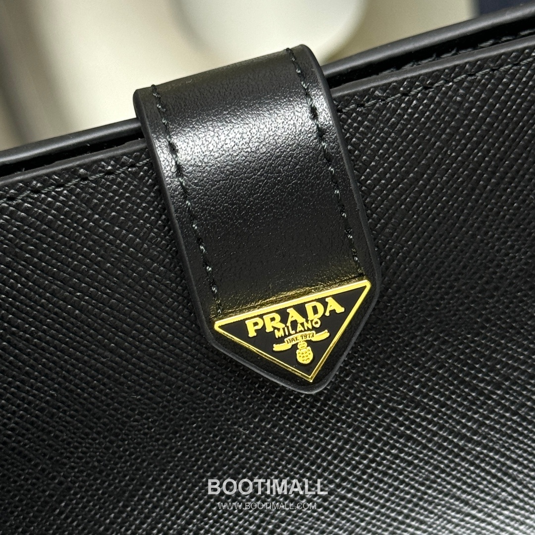Prada Saffiano Leather Long Wallet with Zip Coin Pocket Triangle Logo Detail 프라다 사피아노 레더 지퍼 코인포켓 트라이앵글 로고 장지갑 1MV025 18cm 10