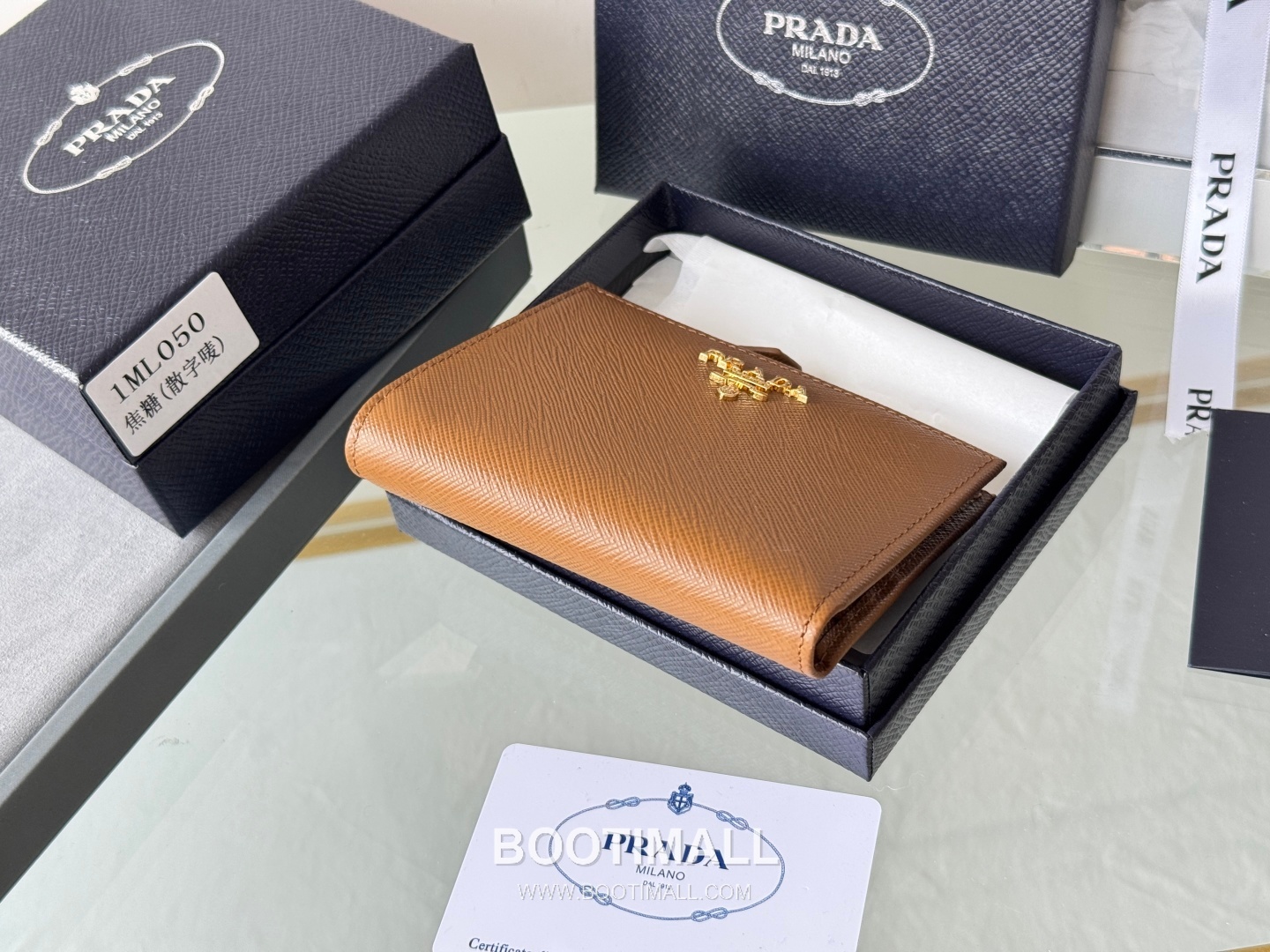 Prada Saffiano Leather Compact Wallet with Snap Closure Card Slot Detail 프라다 사피아노 레더 스냅 클로저 카드슬롯 반지갑 1ML050 10cm 5