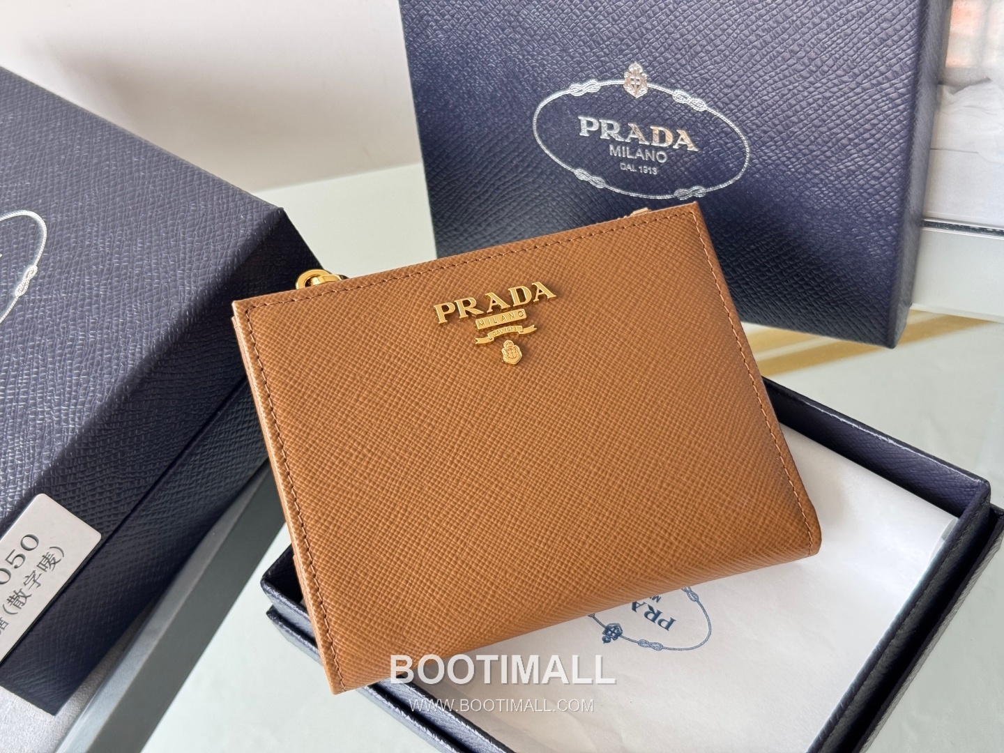 Prada Saffiano Leather Compact Wallet with Snap Closure Card Slot Detail 프라다 사피아노 레더 스냅 클로저 카드슬롯 반지갑 1ML050 10cm 6