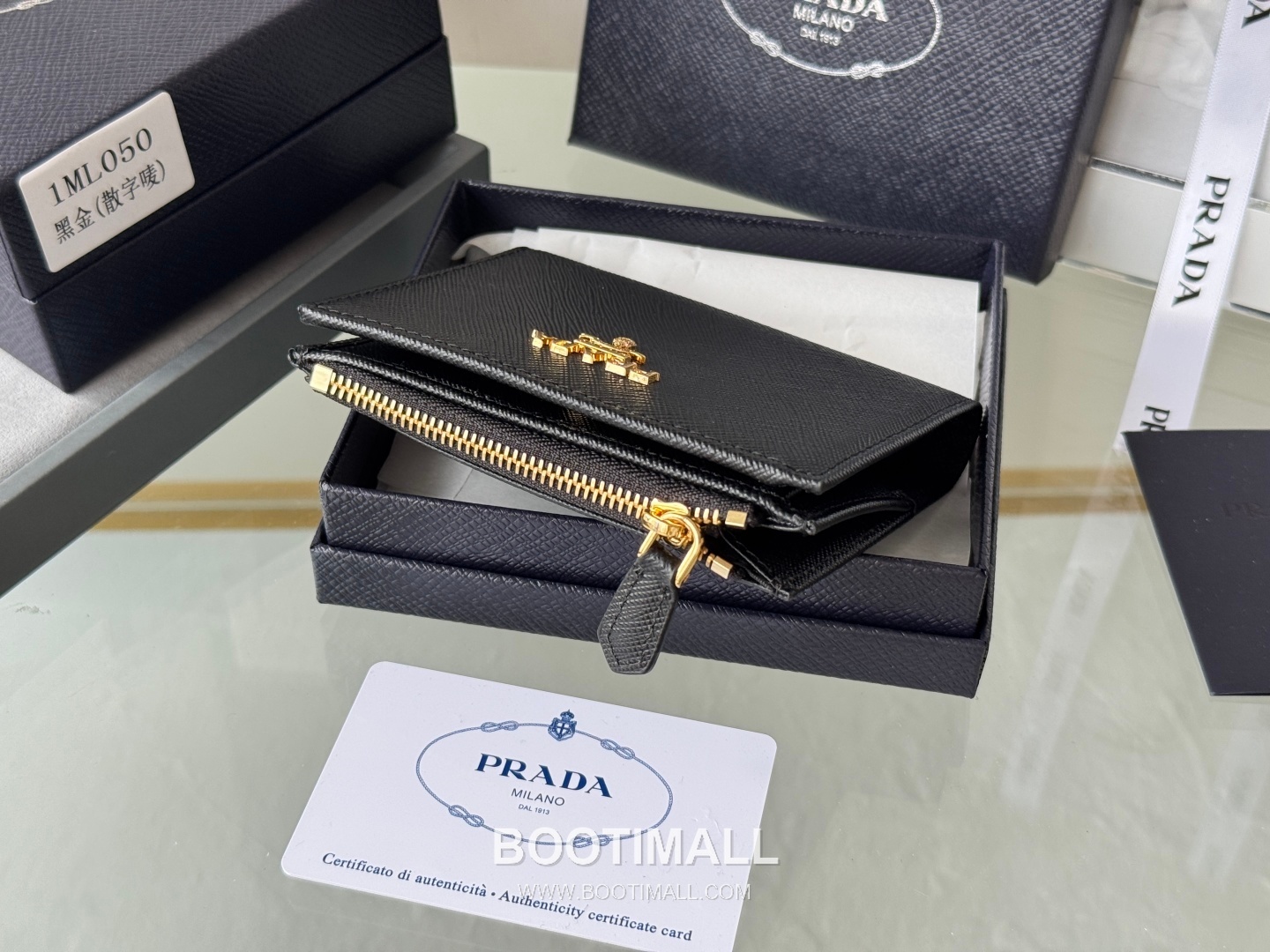 Prada Saffiano Leather Compact Wallet with Snap Closure Card Slot Detail 프라다 사피아노 레더 스냅 클로저 카드슬롯 반지갑 1ML050 10cm 3