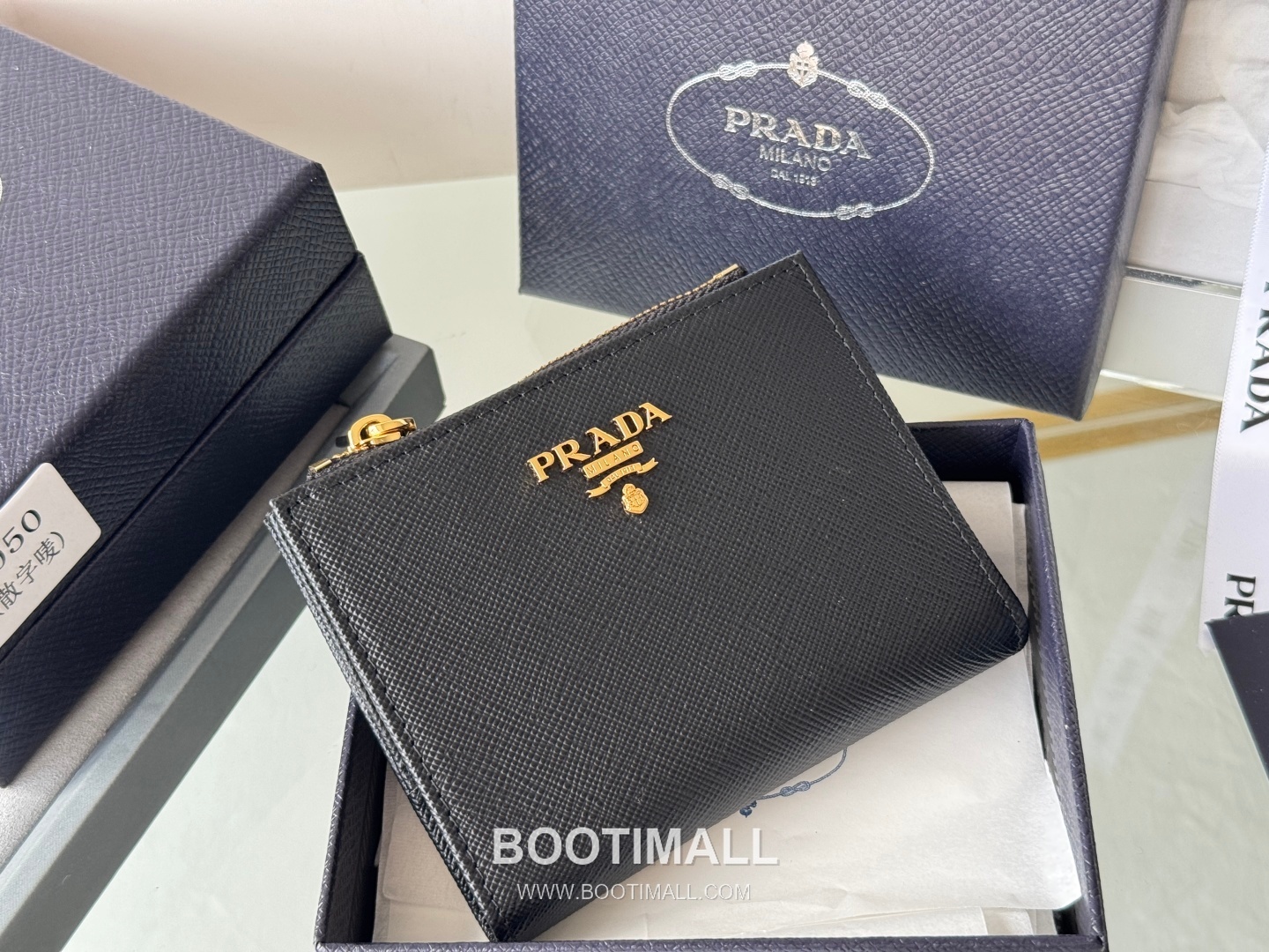 Prada Saffiano Leather Compact Wallet with Snap Closure Card Slot Detail 프라다 사피아노 레더 스냅 클로저 카드슬롯 반지갑 1ML050 10cm 6