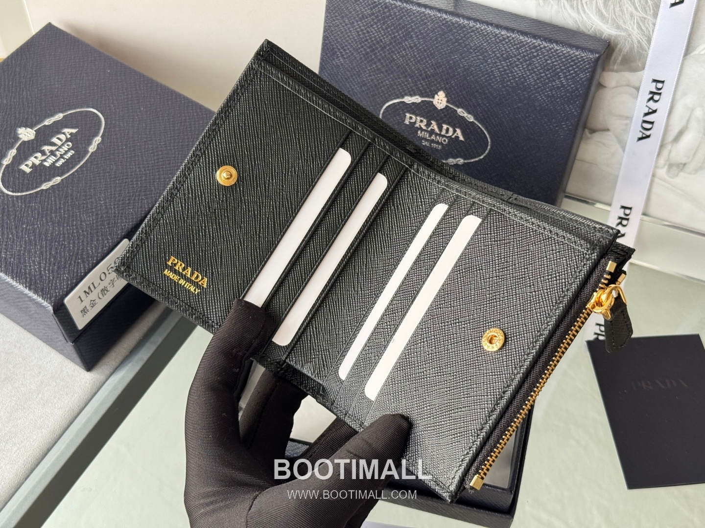 Prada Saffiano Leather Compact Wallet with Snap Closure Card Slot Detail 프라다 사피아노 레더 스냅 클로저 카드슬롯 반지갑 1ML050 10cm 8