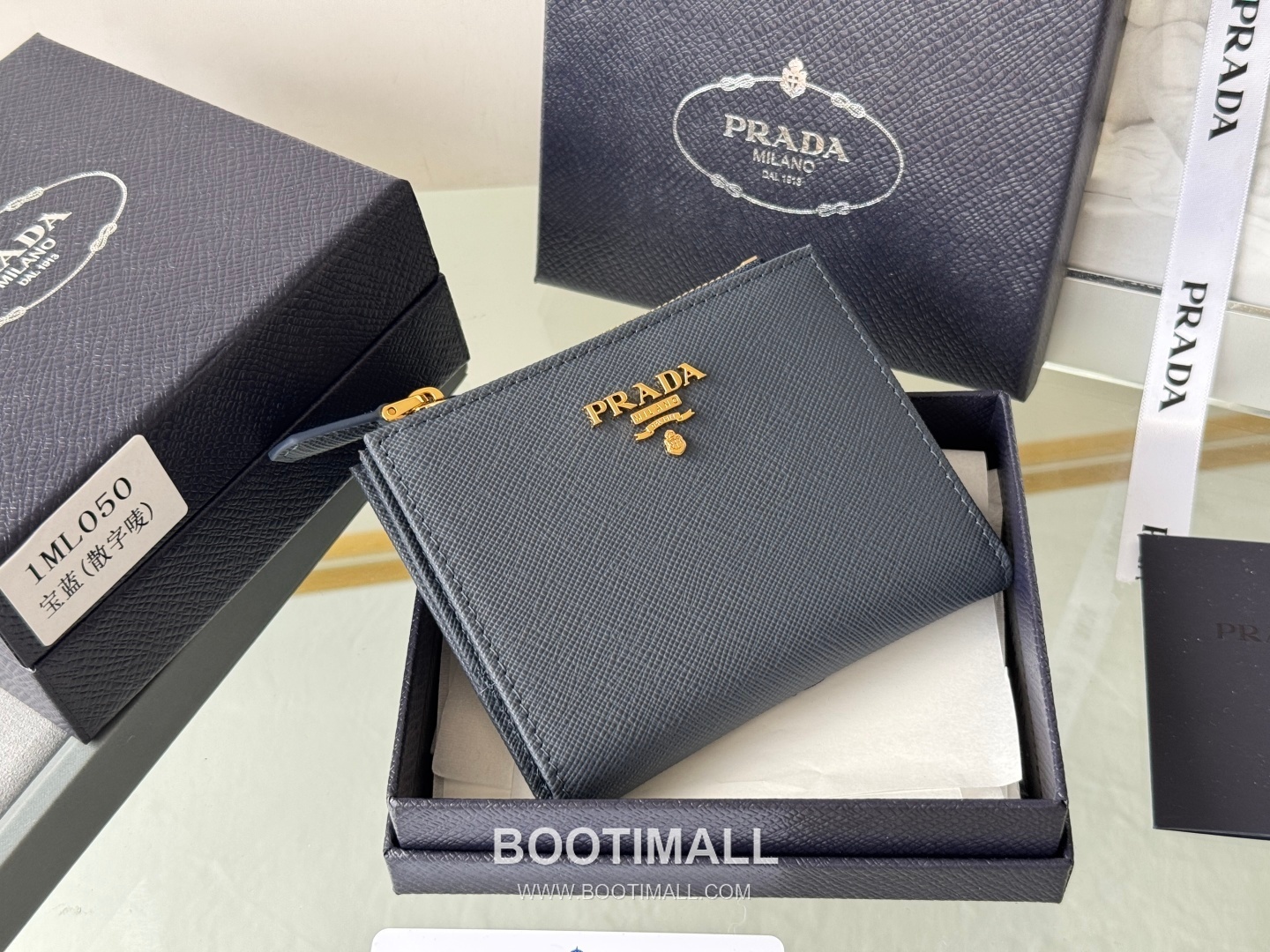 Prada Saffiano Leather Compact Wallet with Snap Closure Card Slot Detail 프라다 사피아노 레더 스냅 클로저 카드슬롯 반지갑 1ML050 10cm 6