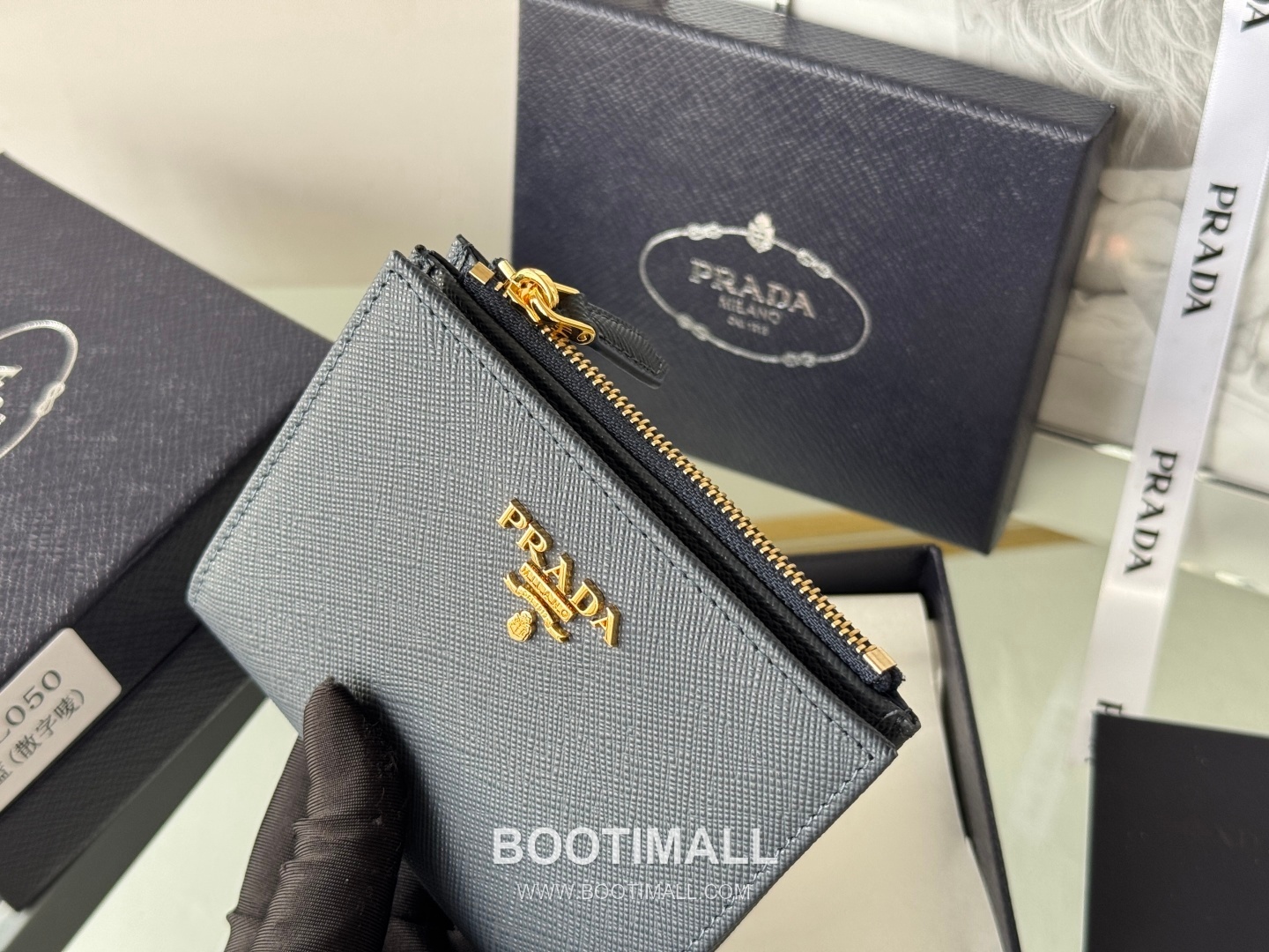 Prada Saffiano Leather Compact Wallet with Snap Closure Card Slot Detail 프라다 사피아노 레더 스냅 클로저 카드슬롯 반지갑 1ML050 10cm 7