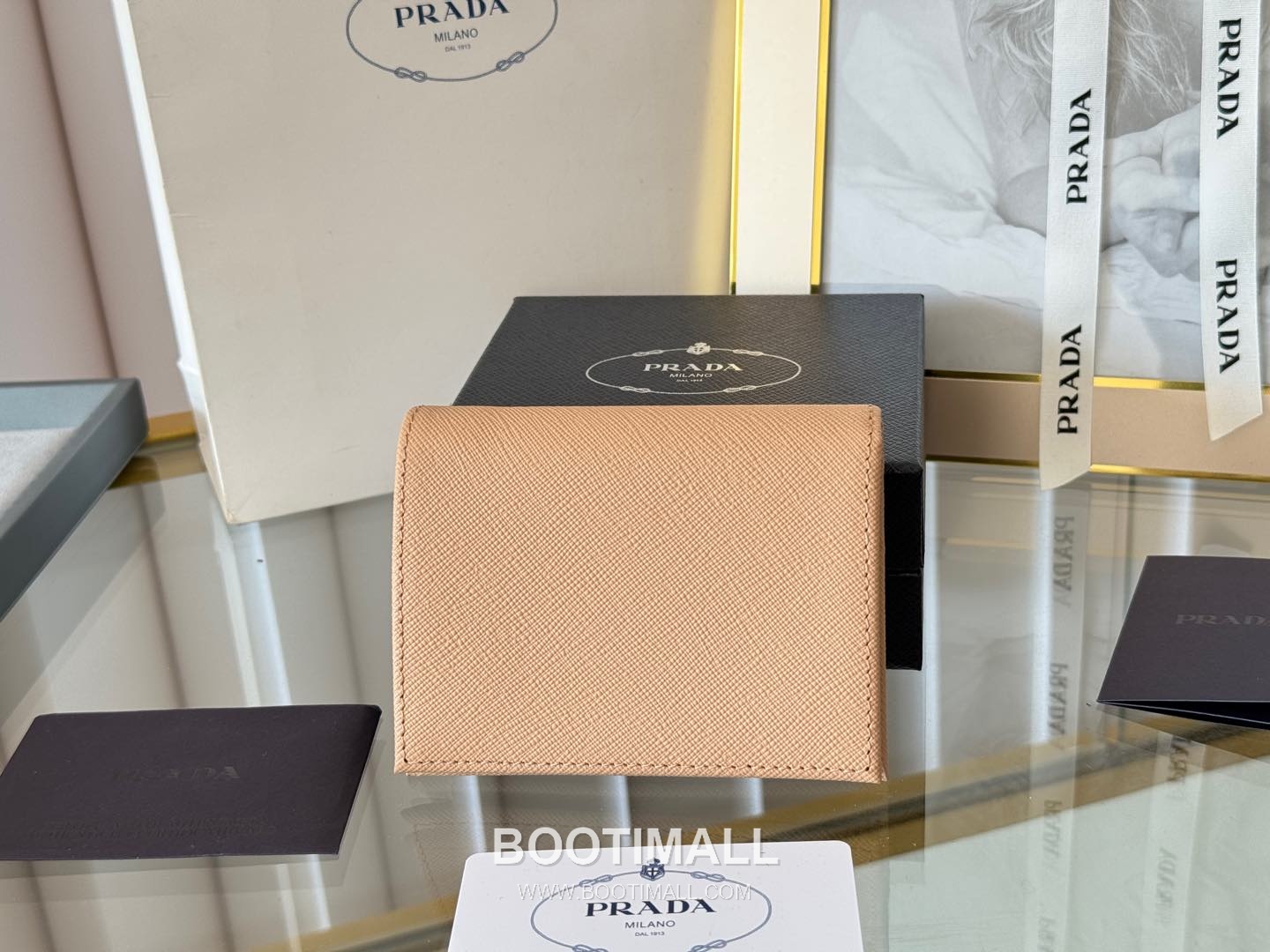 Prada Saffiano Leather Compact Wallet with Coin Pocket Detail 프라다 사피아노 레더 코인포켓 반지갑 1M0204 11.2cm 3
