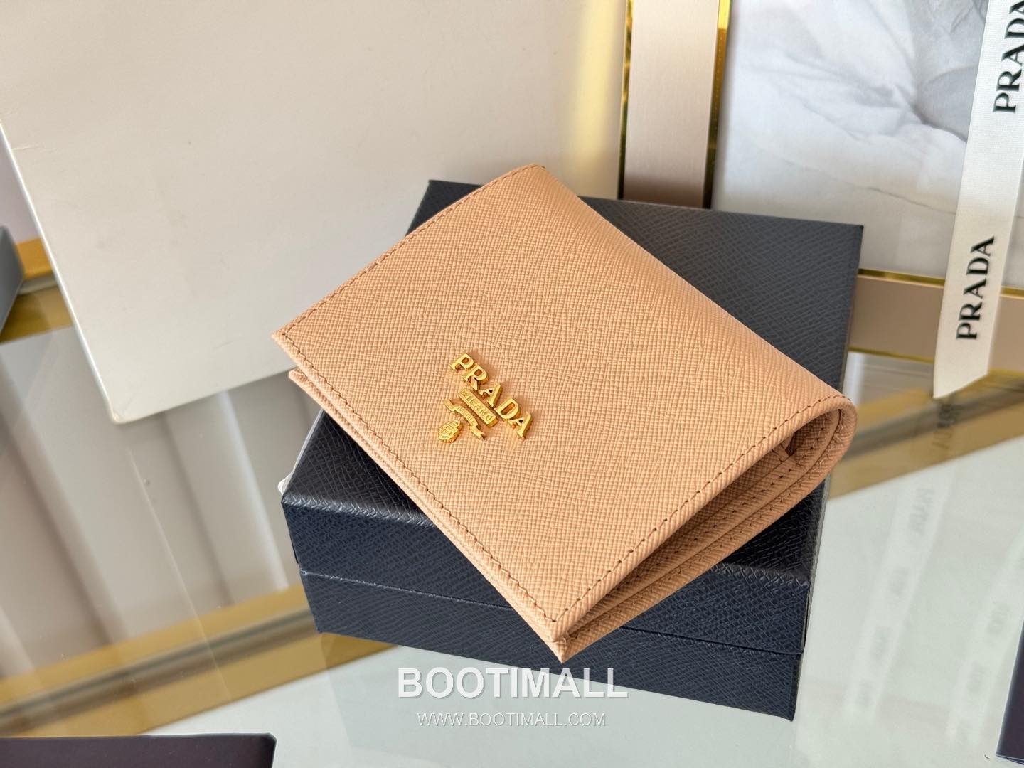 Prada Saffiano Leather Compact Wallet with Coin Pocket Detail 프라다 사피아노 레더 코인포켓 반지갑 1M0204 11.2cm 5