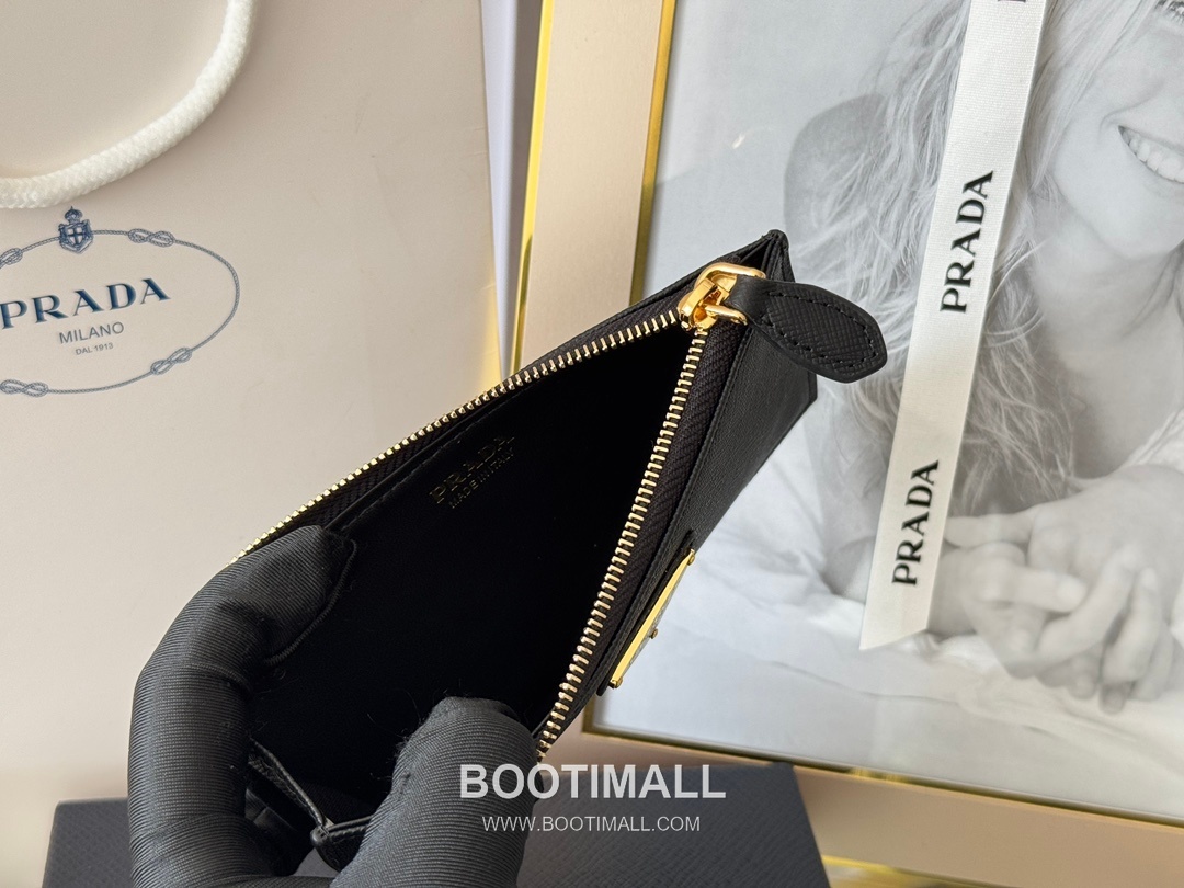 Prada Saffiano Leather Card Holder Wallet with Zip Coin Pocket Detail 프라다 사피아노 레더 지퍼 코인포켓 카드홀더 지갑 1MC079 15cm 9