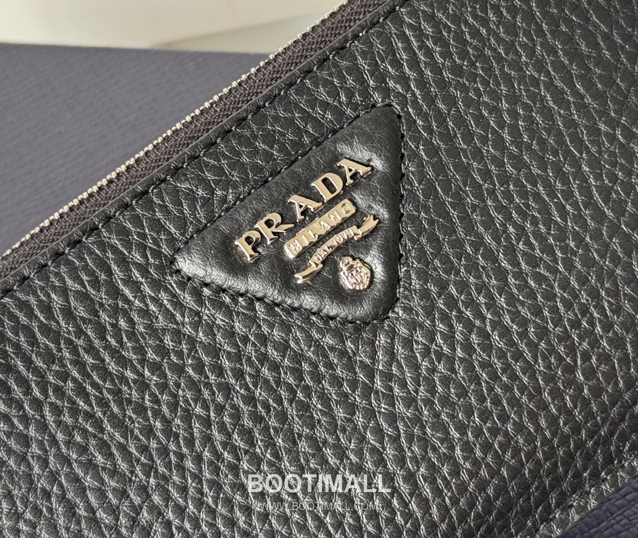 Prada Pebbled Calfskin Leather Card Holder Wallet with Zip Coin Pocket Detail 프라다 페블드 카프스킨 레더 지퍼 코인포켓 카드홀더 지갑 2MC086 13cm 9