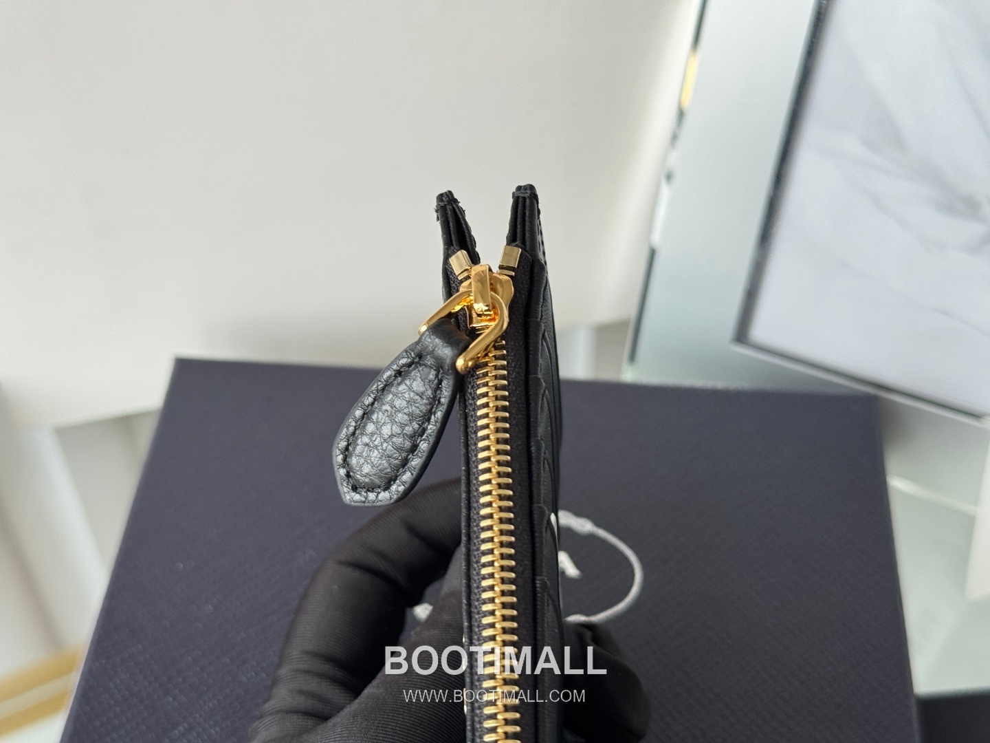 Prada Pebbled Calfskin Leather Card Holder Wallet with Zip Coin Pocket Detail 프라다 페블드 카프스킨 레더 지퍼 코인포켓 카드홀더 지갑 2MC086 13cm 10