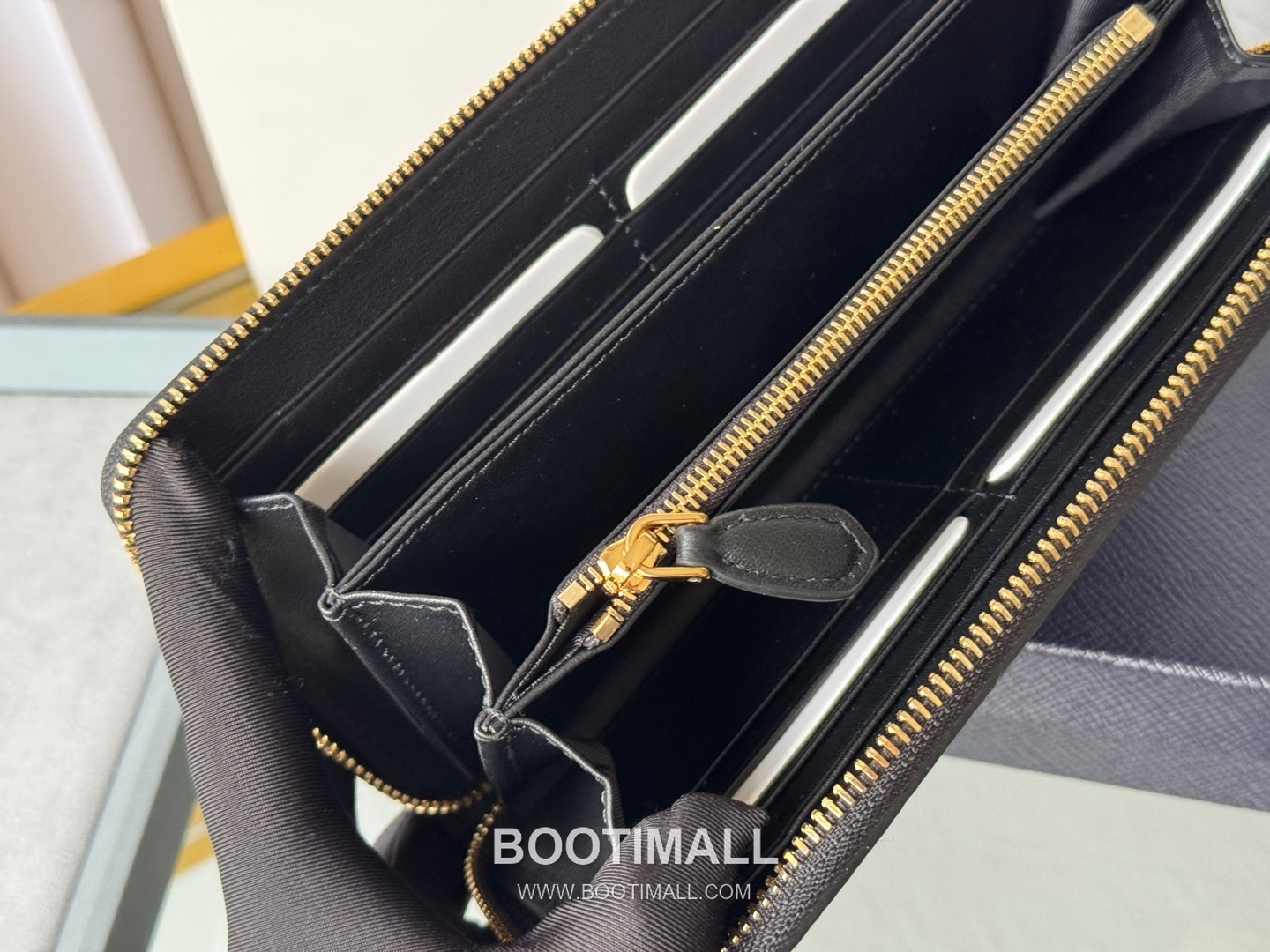 Prada Pebbled Calfskin Leather Zip Long Wallet with Single Zip Detail 프라다 페블드 카프스킨 레더 싱글 지퍼 장지갑 1ML506 20cm 10