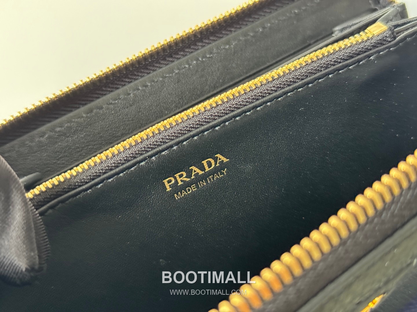 Prada Pebbled Calfskin Leather Zip Long Wallet with Single Zip Detail 프라다 페블드 카프스킨 레더 싱글 지퍼 장지갑 1ML506 20cm 11