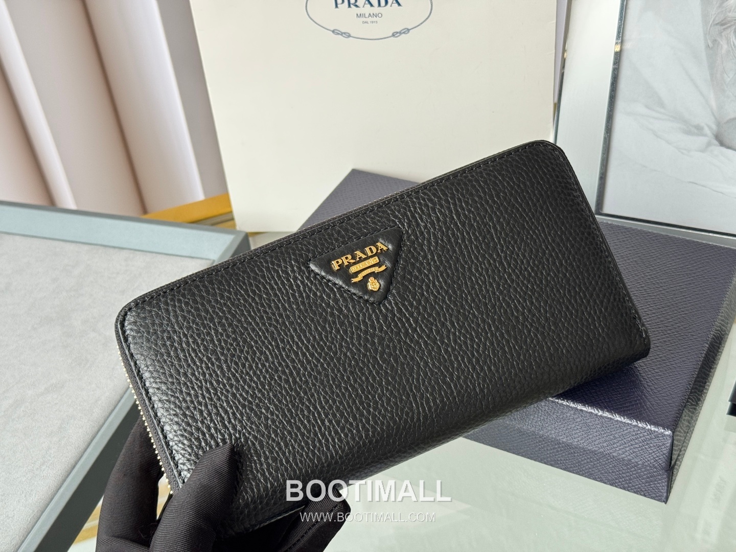 Prada Pebbled Calfskin Leather Zip Long Wallet with Single Zip Detail 프라다 페블드 카프스킨 레더 싱글 지퍼 장지갑 1ML506 20cm 12