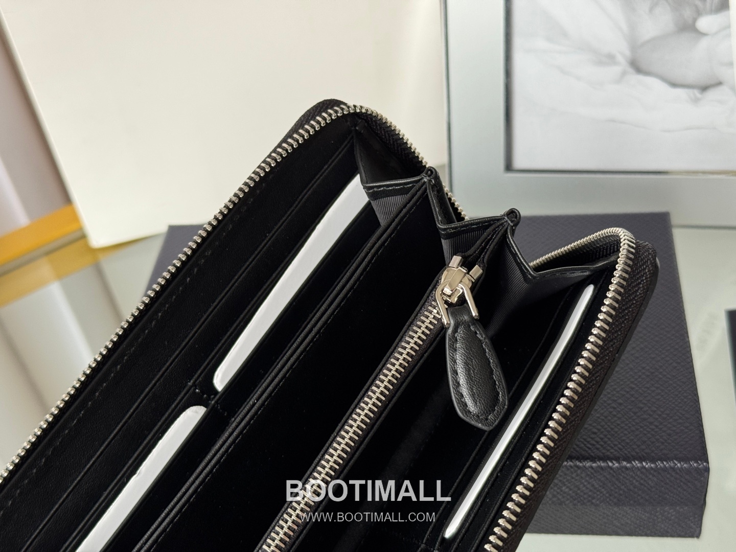 Prada Pebbled Calfskin Leather Zip Long Wallet with Single Zip Detail 프라다 페블드 카프스킨 레더 싱글 지퍼 장지갑 1ML506 20cm 11