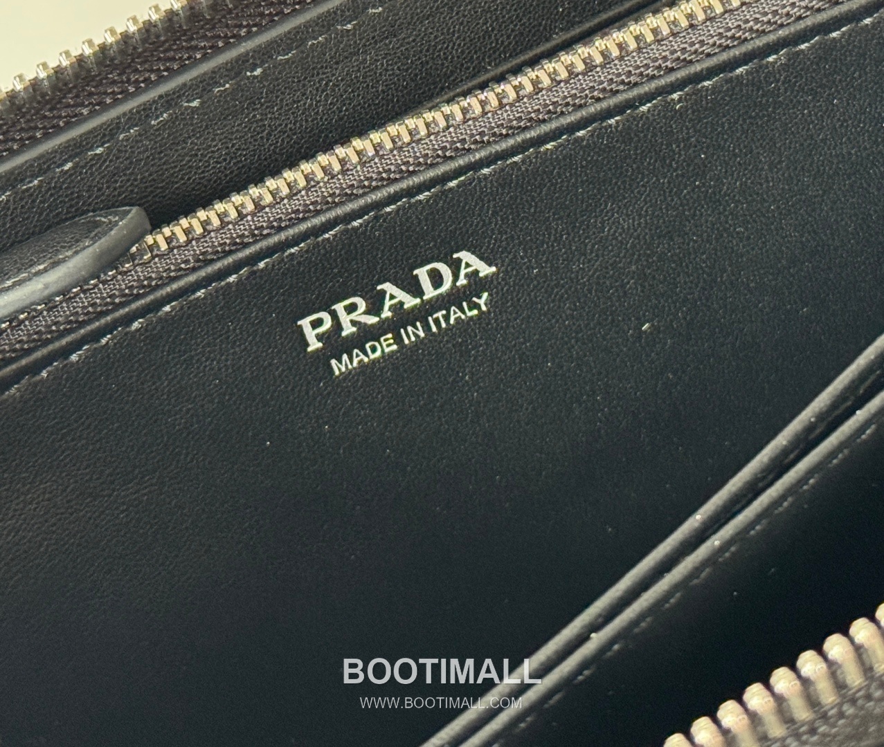 Prada Pebbled Calfskin Leather Zip Long Wallet with Single Zip Detail 프라다 페블드 카프스킨 레더 싱글 지퍼 장지갑 1ML506 20cm 12
