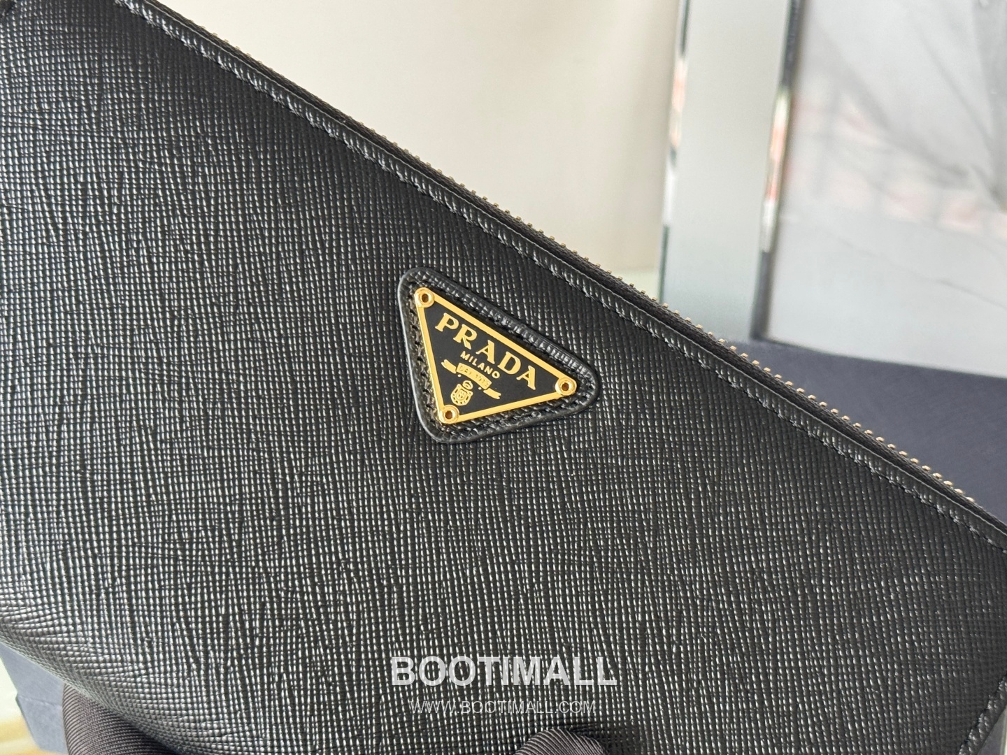 Prada Saffiano Leather Zip Long Wallet with Single Zip Detail 프라다 사피아노 레더 싱글 지퍼 장지갑 1ML506 19cm 6