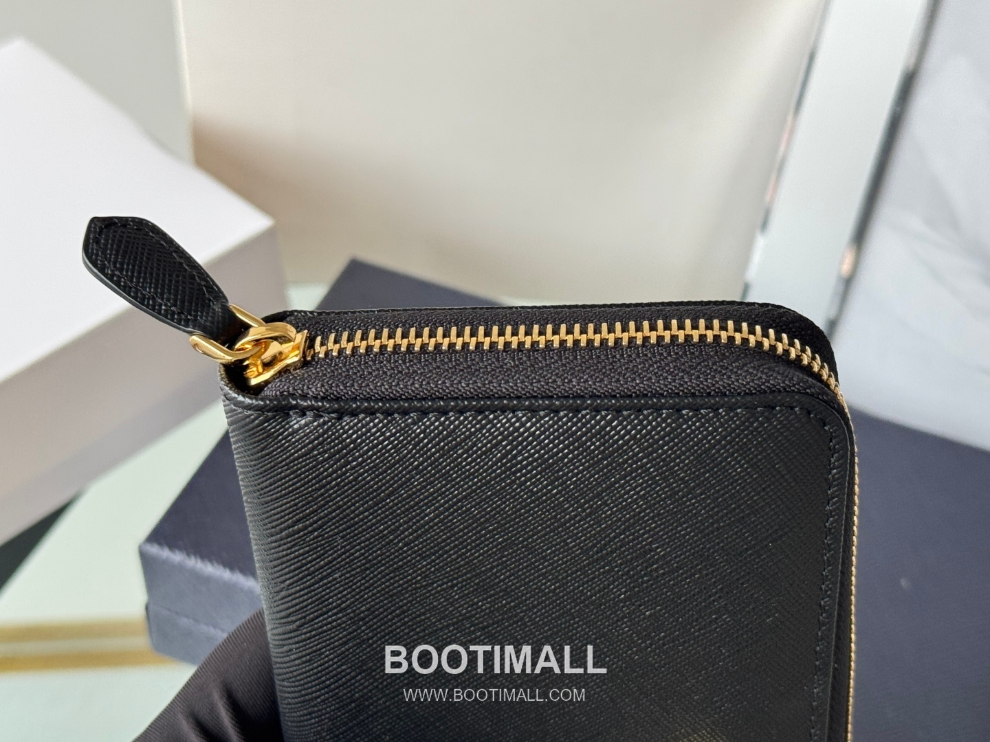 Prada Saffiano Leather Zip Long Wallet with Single Zip Detail 프라다 사피아노 레더 싱글 지퍼 장지갑 1ML506 19cm 7