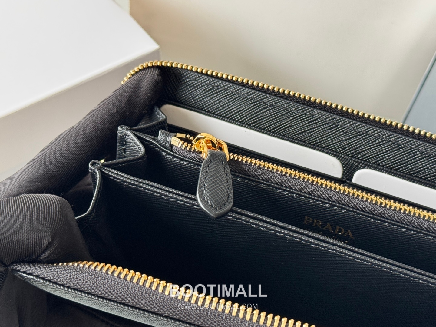 Prada Saffiano Leather Zip Long Wallet with Single Zip Detail 프라다 사피아노 레더 싱글 지퍼 장지갑 1ML506 19cm 11