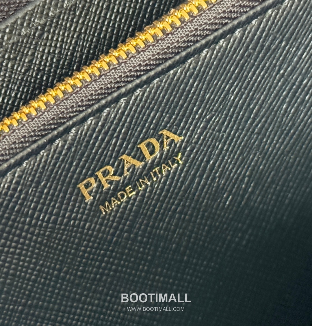 Prada Saffiano Leather Zip Long Wallet with Single Zip Detail 프라다 사피아노 레더 싱글 지퍼 장지갑 1ML506 19cm 12