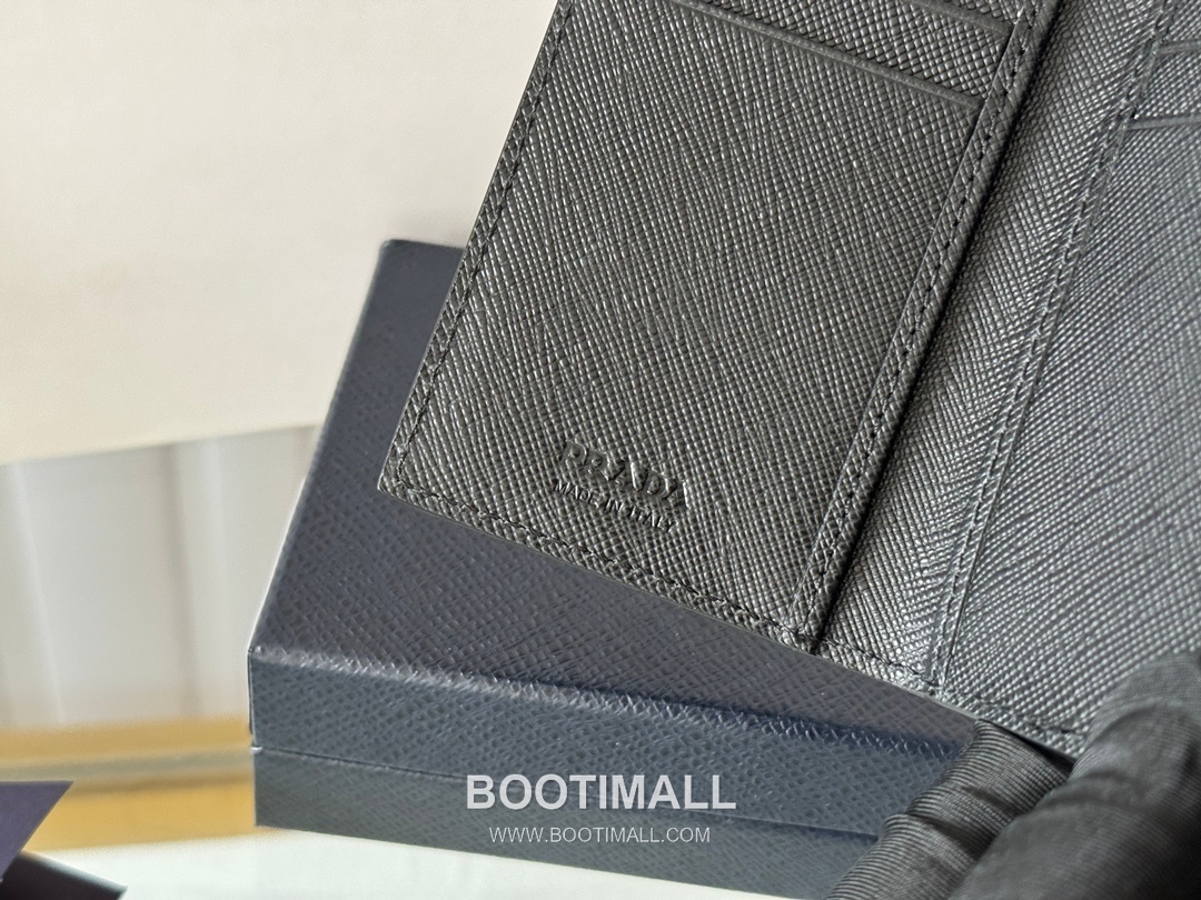 Prada Saffiano Leather Card Holder Wallet with Zip Coin Pocket Detail 프라다 사피아노 레더 지퍼 코인포켓 카드홀더 지갑 2MC101 11cm 9