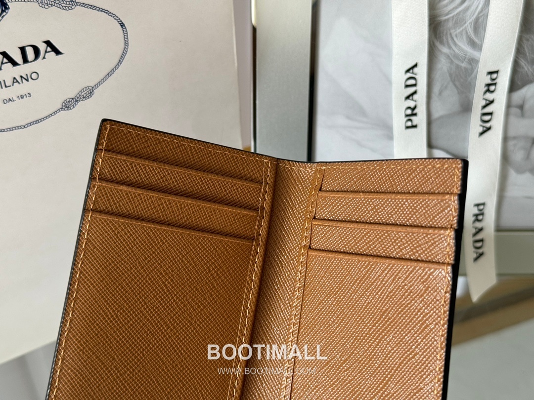 Prada Saffiano Leather Card Holder Wallet with Zip Coin Pocket Detail 프라다 사피아노 레더 지퍼 코인포켓 카드홀더 지갑 2MC101 11cm 8