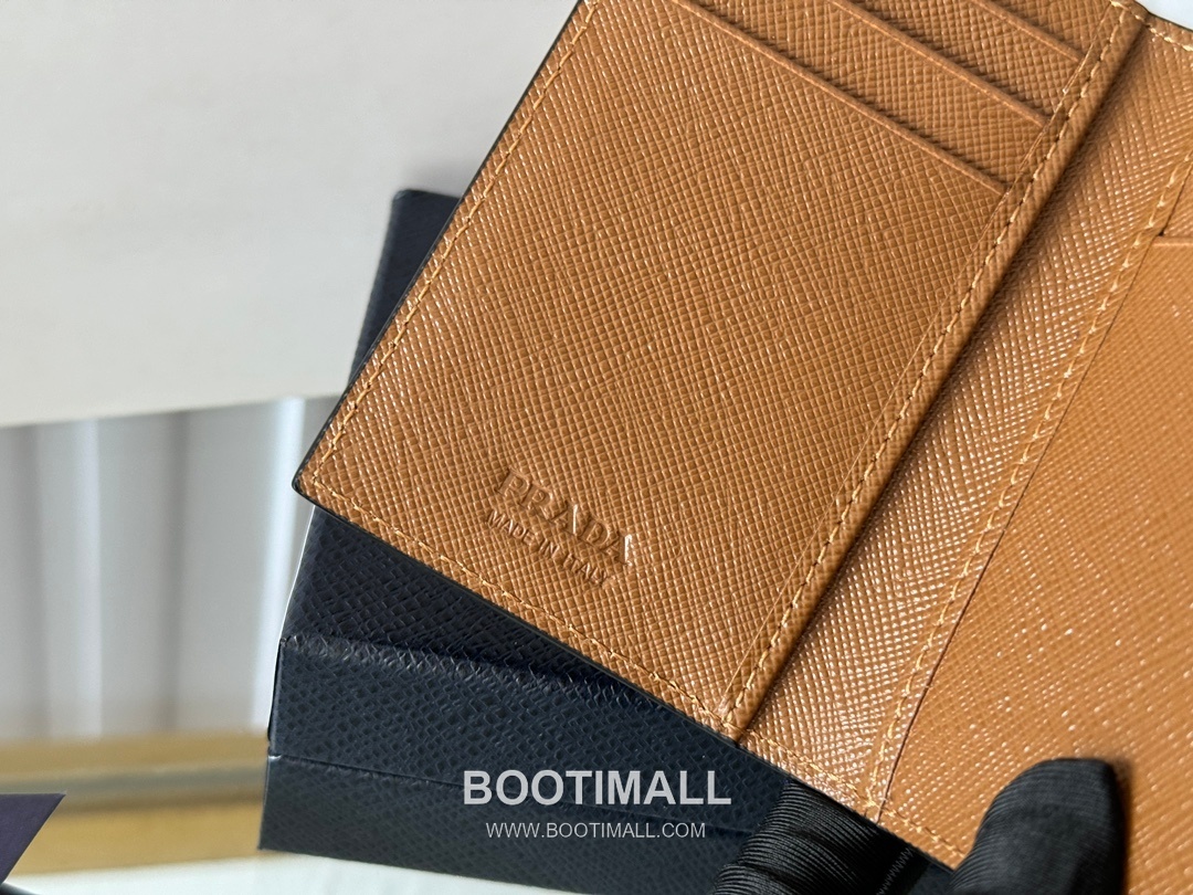 Prada Saffiano Leather Card Holder Wallet with Zip Coin Pocket Detail 프라다 사피아노 레더 지퍼 코인포켓 카드홀더 지갑 2MC101 11cm 9
