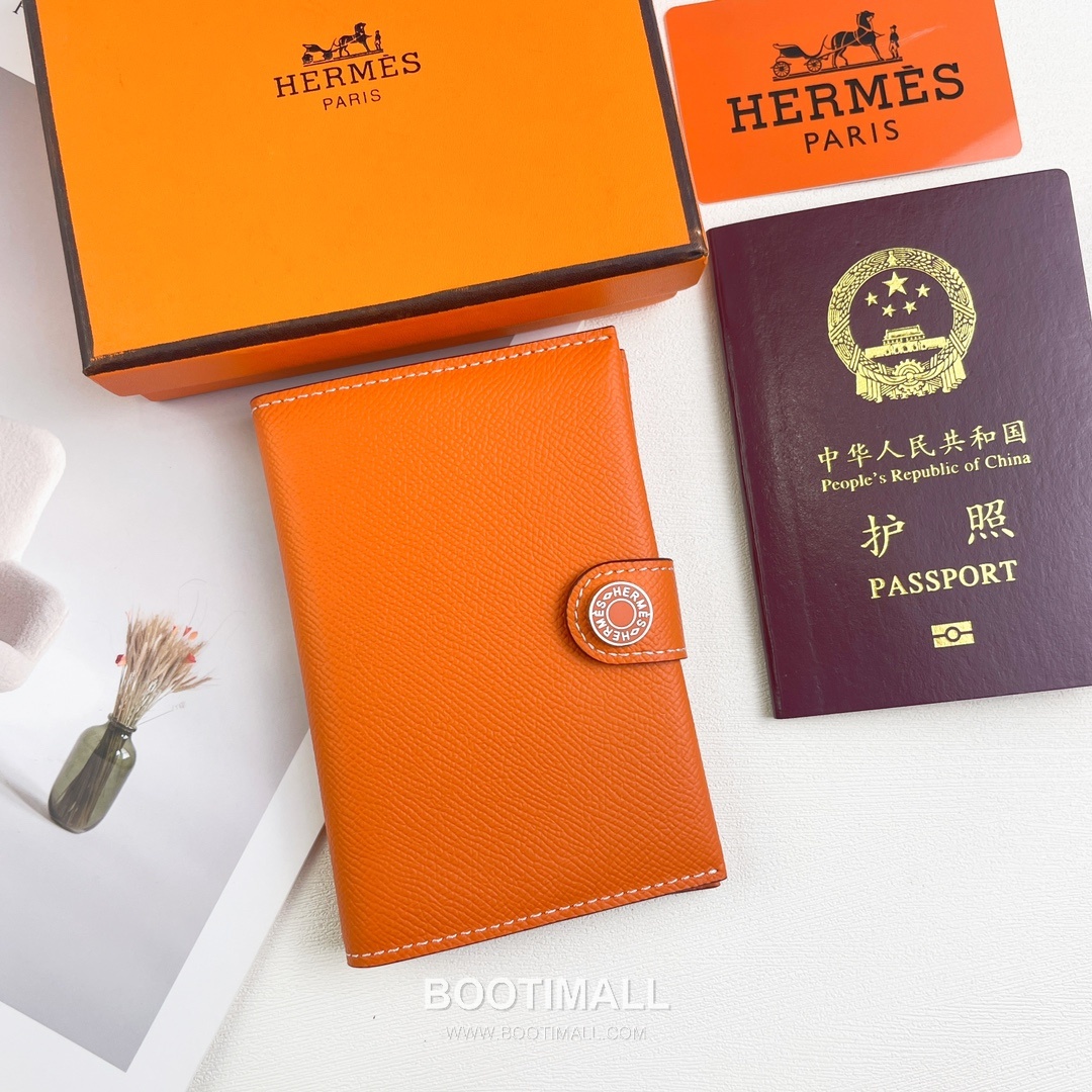 Hermes Evercolor Calfskin Leather Passport Holder Wallet with Snap Closure Detail 에르메스 에버컬러 카프스킨 레더 스냅 클로저 여권지갑 518 13.5cm 1