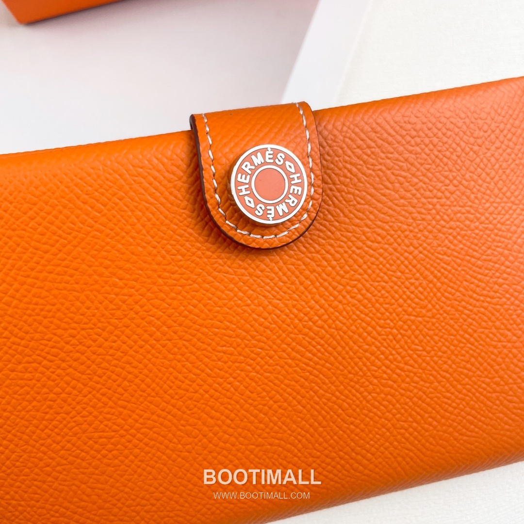 Hermes Evercolor Calfskin Leather Passport Holder Wallet with Snap Closure Detail 에르메스 에버컬러 카프스킨 레더 스냅 클로저 여권지갑 518 13.5cm 3