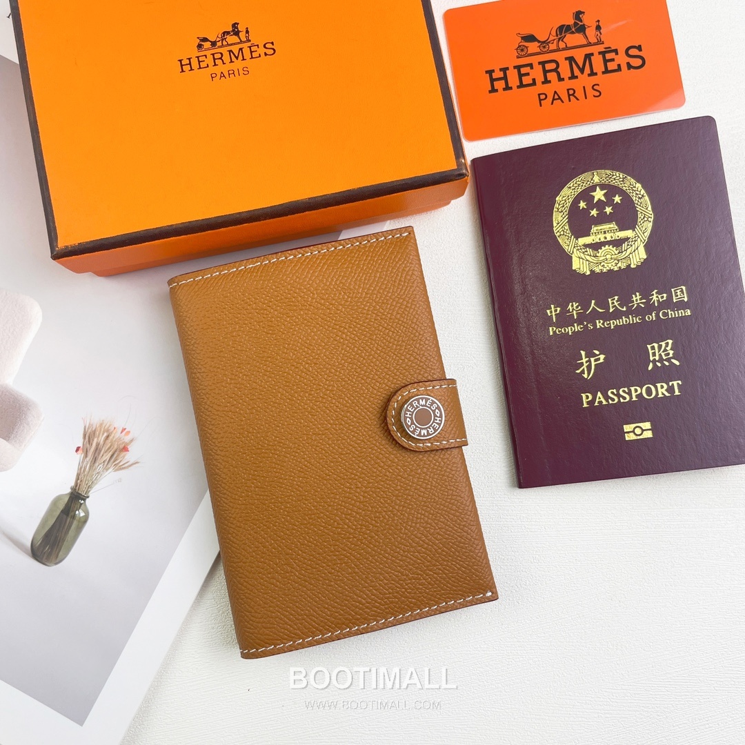 Hermes Evercolor Calfskin Leather Passport Holder Wallet with Snap Closure Detail 에르메스 에버컬러 카프스킨 레더 스냅 클로저 여권지갑 518 13.5cm 1