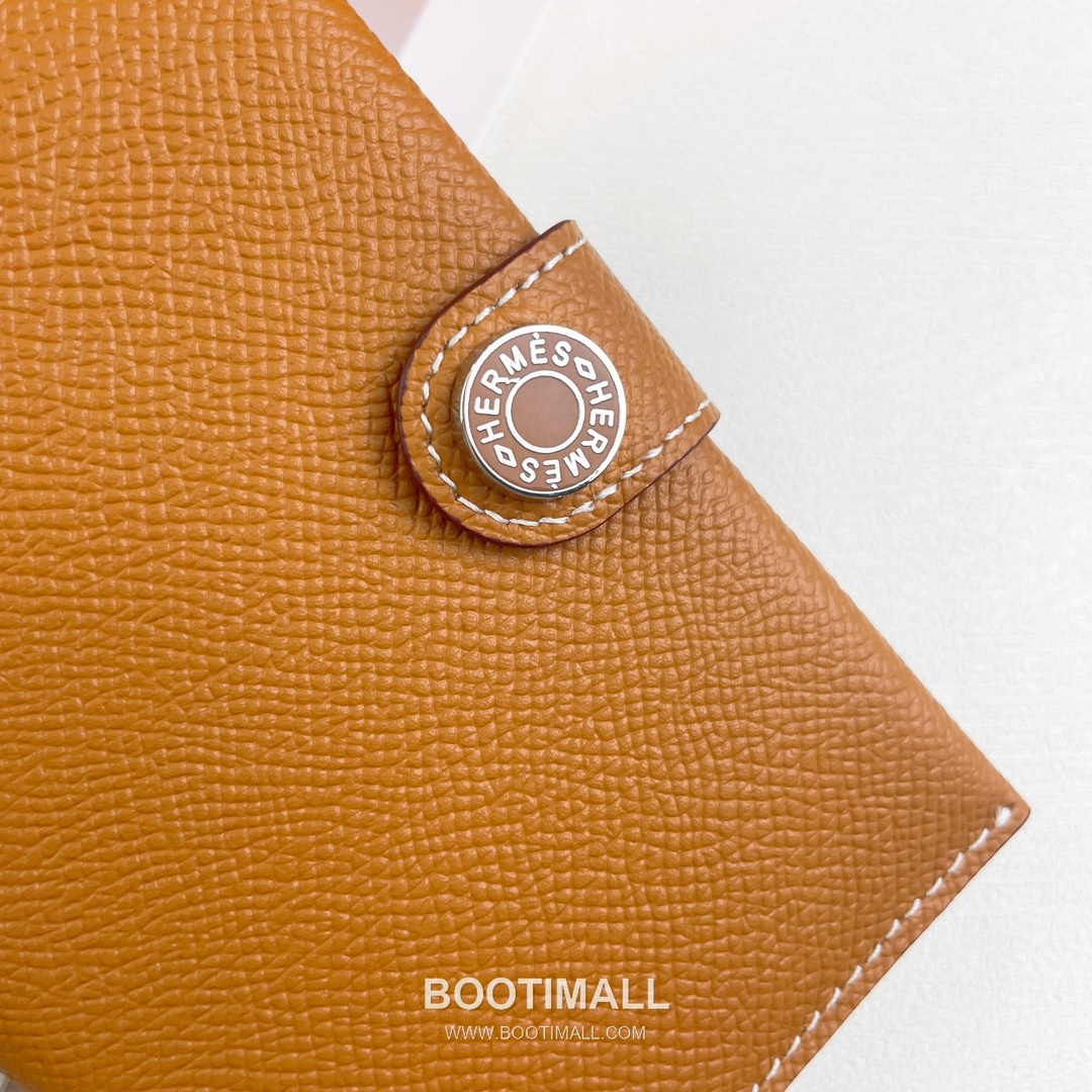 Hermes Evercolor Calfskin Leather Passport Holder Wallet with Snap Closure Detail 에르메스 에버컬러 카프스킨 레더 스냅 클로저 여권지갑 518 13.5cm 3