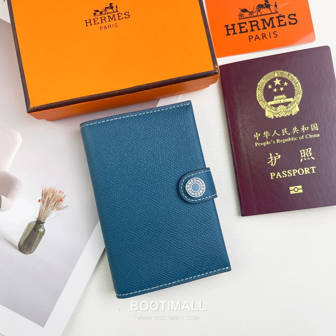 Hermes Evercolor Calfskin Leather Passport Holder Wallet with Snap Closure Detail 에르메스 에버컬러 카프스킨 레더 스냅 클로저 여권지갑 518 13.5cm 1