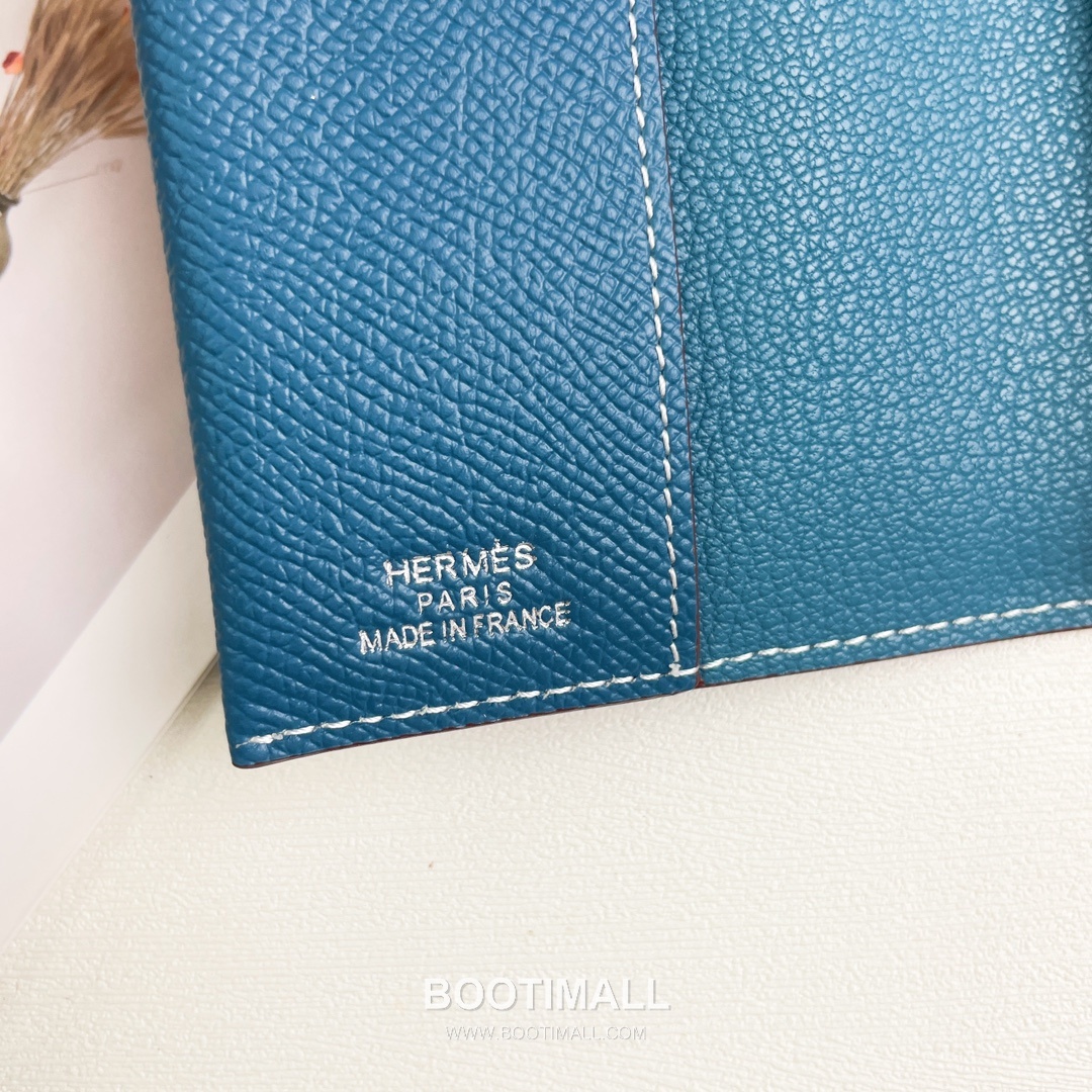 Hermes Evercolor Calfskin Leather Passport Holder Wallet with Snap Closure Detail 에르메스 에버컬러 카프스킨 레더 스냅 클로저 여권지갑 518 13.5cm 3