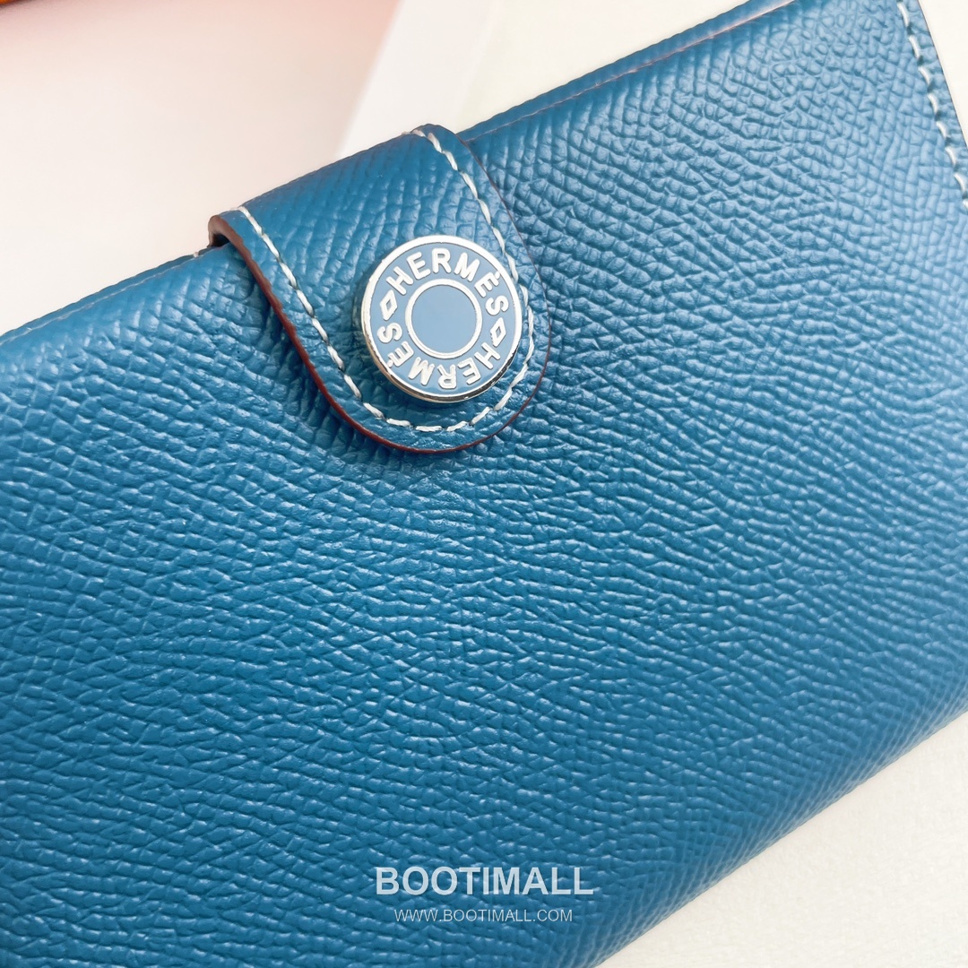 Hermes Evercolor Calfskin Leather Passport Holder Wallet with Snap Closure Detail 에르메스 에버컬러 카프스킨 레더 스냅 클로저 여권지갑 518 13.5cm 4