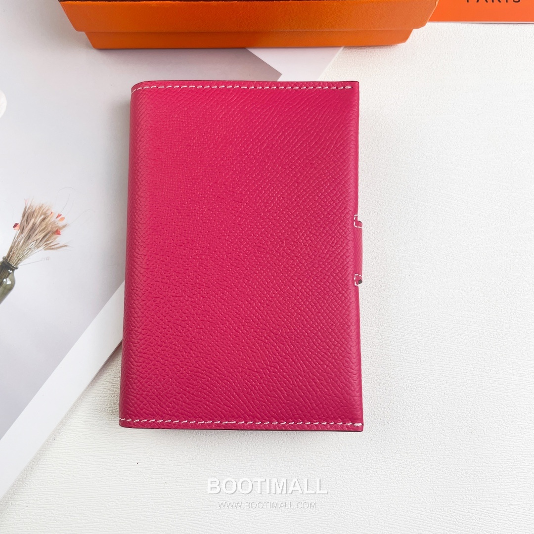 Hermes Evercolor Calfskin Leather Passport Holder Wallet with Snap Closure Detail 에르메스 에버컬러 카프스킨 레더 스냅 클로저 여권지갑 518 13.5cm 2