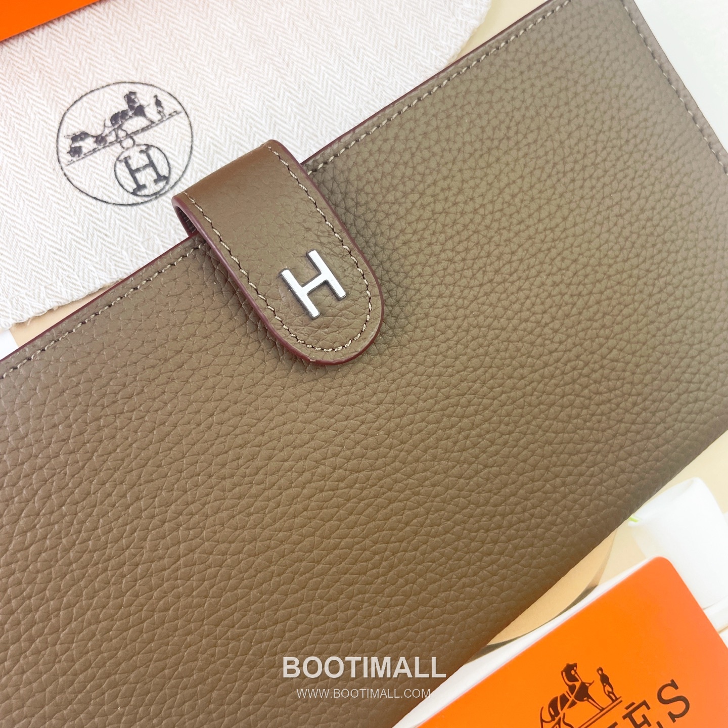 Hermes Barenia Calfskin Leather Long Wallet with Zip Pocket Snap Closure Detail 에르메스 바레니아 카프스킨 레더 지퍼 포켓 스냅 클로저 장지갑 317 21cm 2