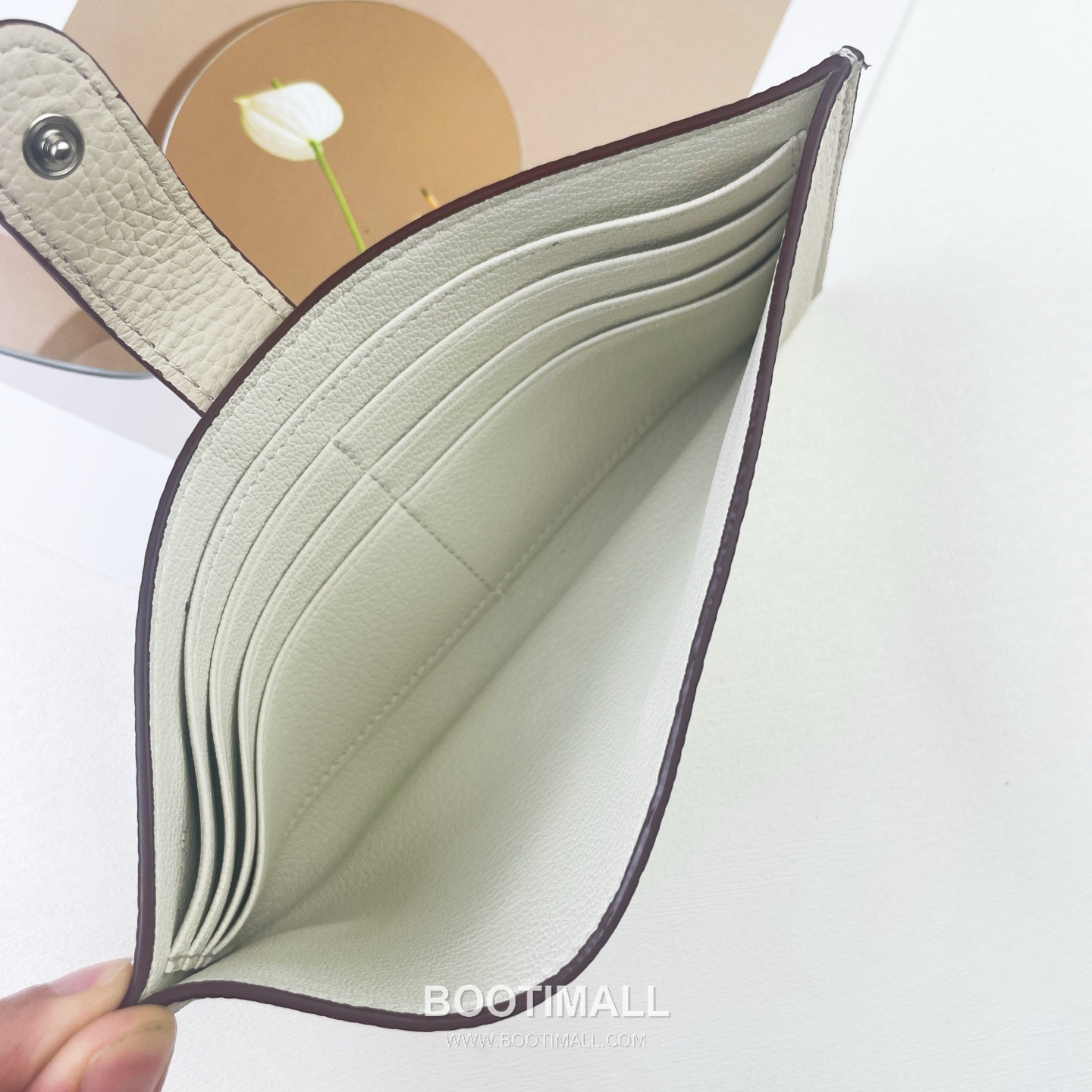 Hermes Barenia Calfskin Leather Long Wallet with Zip Pocket Snap Closure Detail 에르메스 바레니아 카프스킨 레더 지퍼 포켓 스냅 클로저 장지갑 317 21cm 9