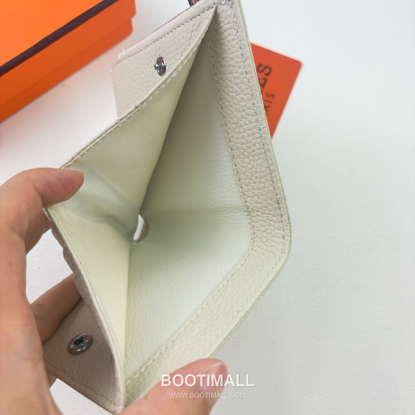 Hermes Barenia Calfskin Leather Compact Wallet with Zip Coin Pocket Detail 에르메스 바레니아 카프스킨 레더 지퍼 코인포켓 반지갑 6357 10.5cm 5