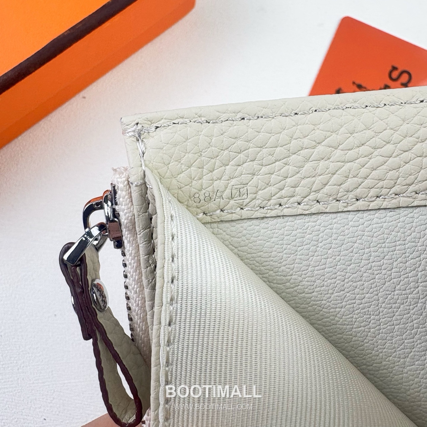Hermes Barenia Calfskin Leather Compact Wallet with Zip Coin Pocket Detail 에르메스 바레니아 카프스킨 레더 지퍼 코인포켓 반지갑 6357 10.5cm 6
