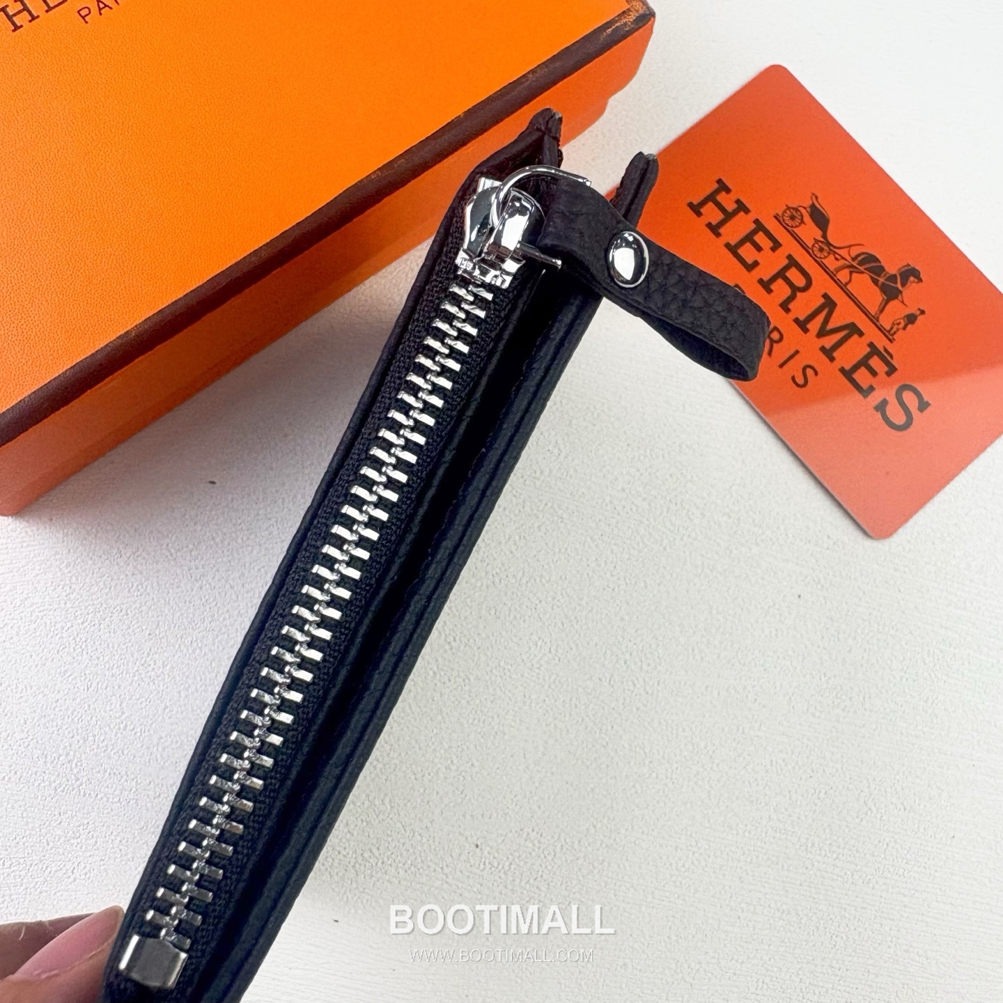 Hermes Barenia Calfskin Leather Compact Wallet with Perforated Detail Zip Coin Pocket 에르메스 바레니아 카프스킨 레더 펀칭 디테일 지퍼 코인포켓 반지갑 6357 10.5cm 4