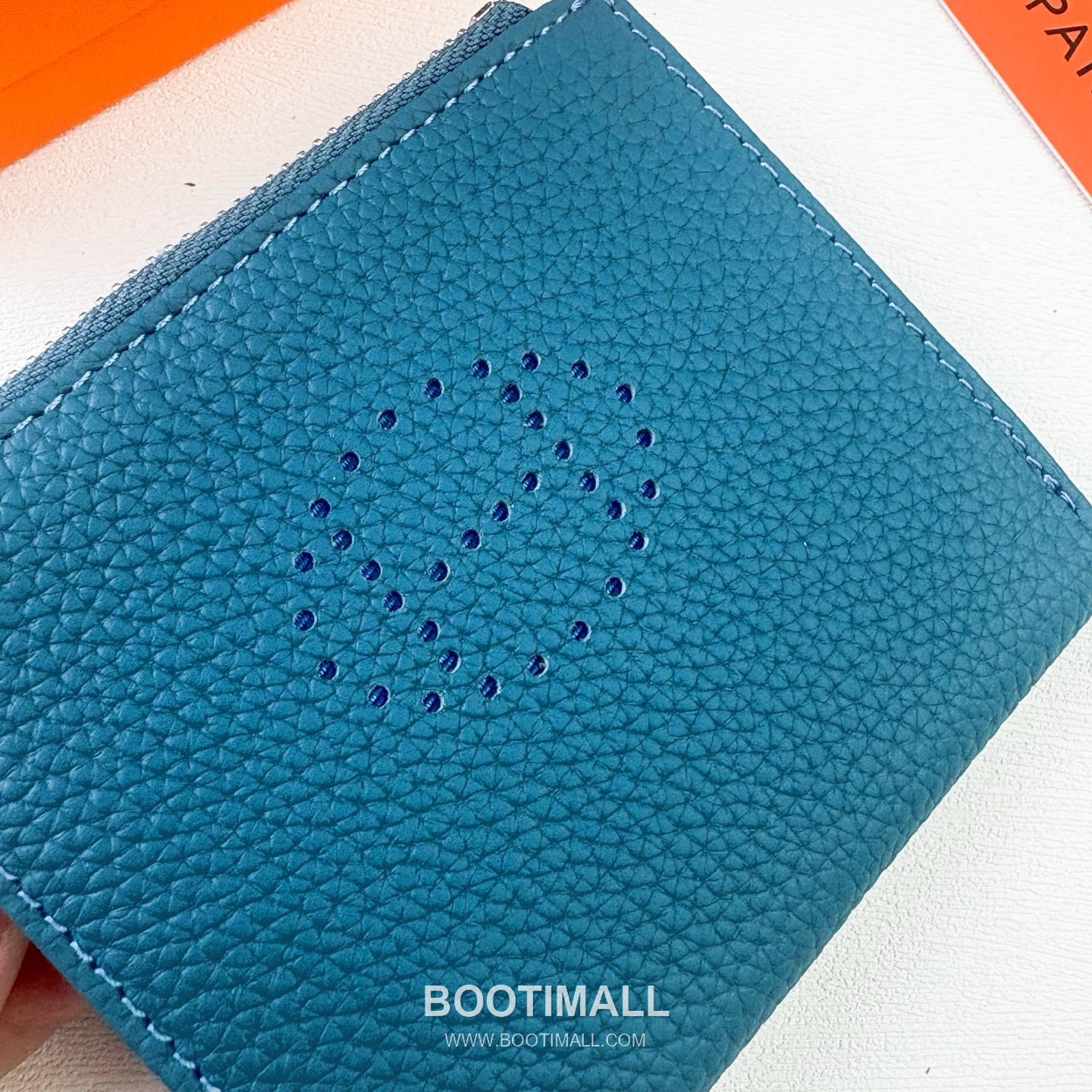 Hermes Barenia Calfskin Leather Compact Wallet with Perforated Detail Zip Coin Pocket 에르메스 바레니아 카프스킨 레더 펀칭 디테일 지퍼 코인포켓 반지갑 6357 10.5cm 5